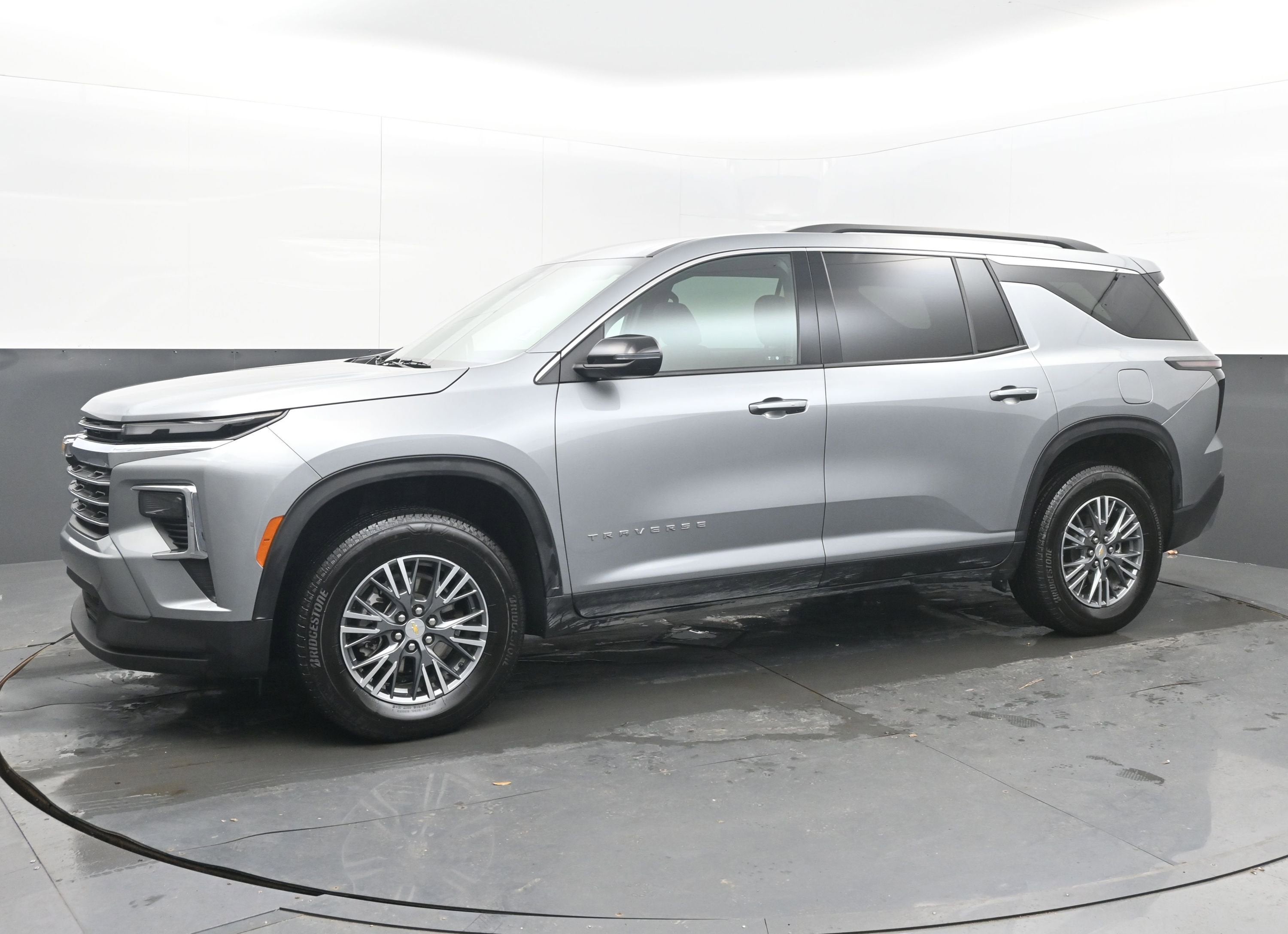 2025 Chevrolet Traverse FWD LT