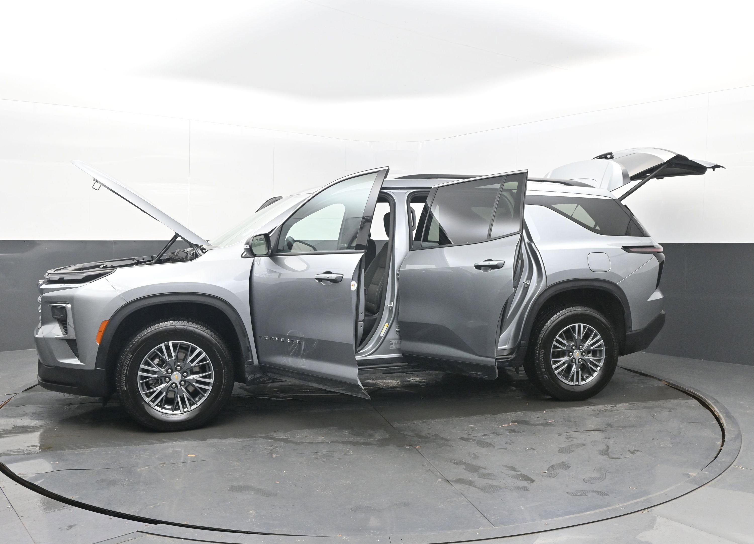 2025 Chevrolet Traverse FWD LT