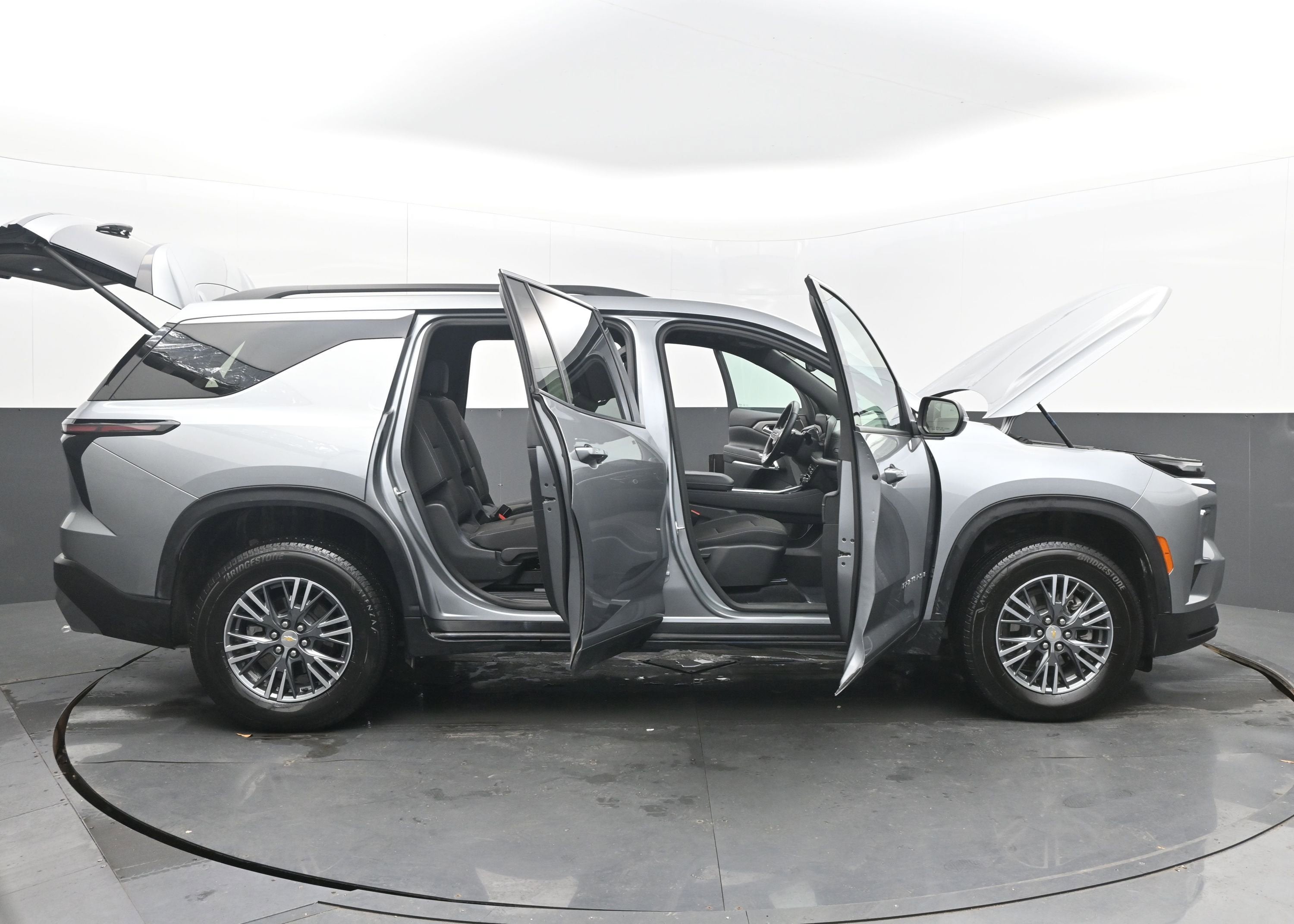 2025 Chevrolet Traverse FWD LT