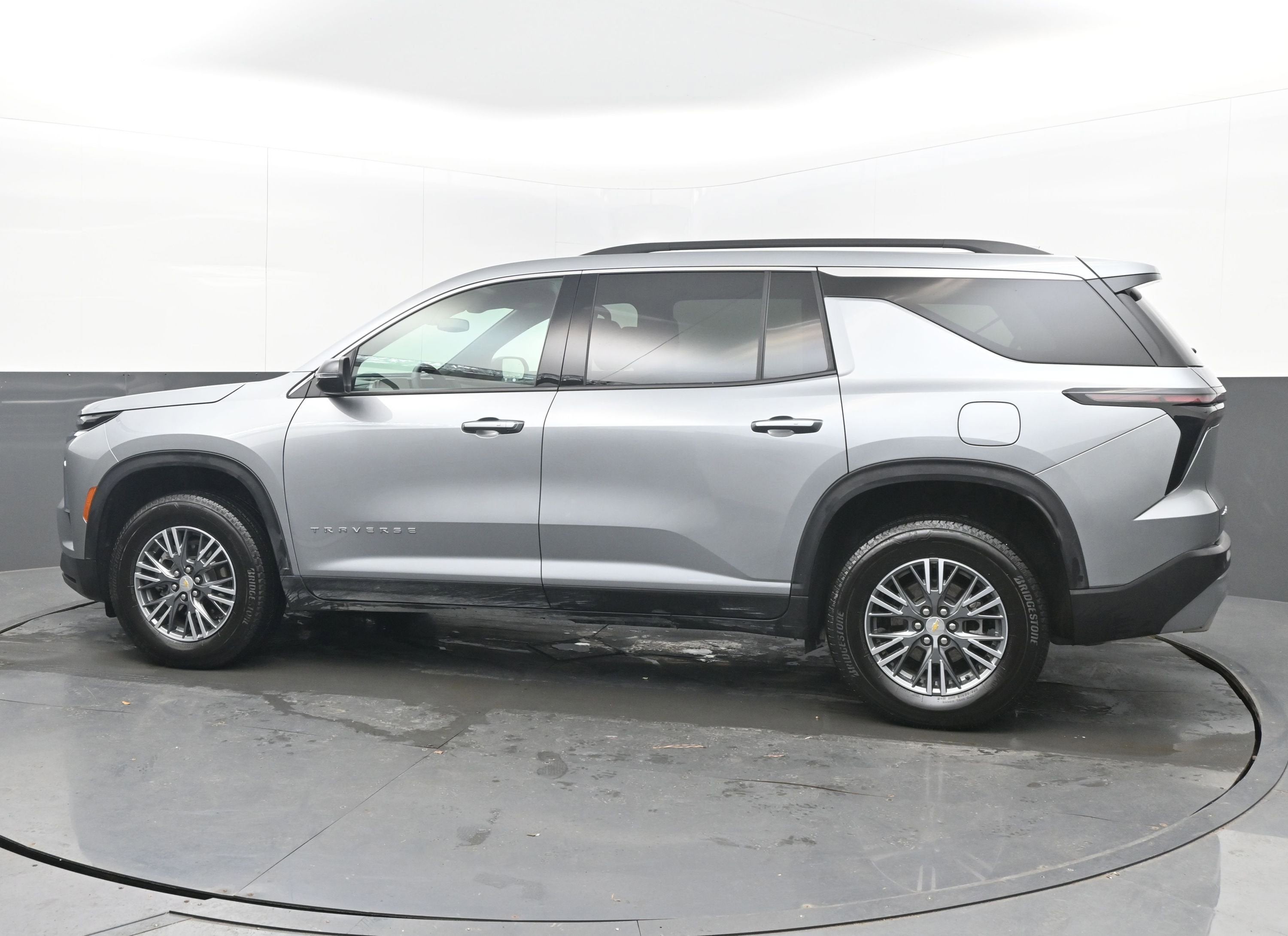 2025 Chevrolet Traverse FWD LT