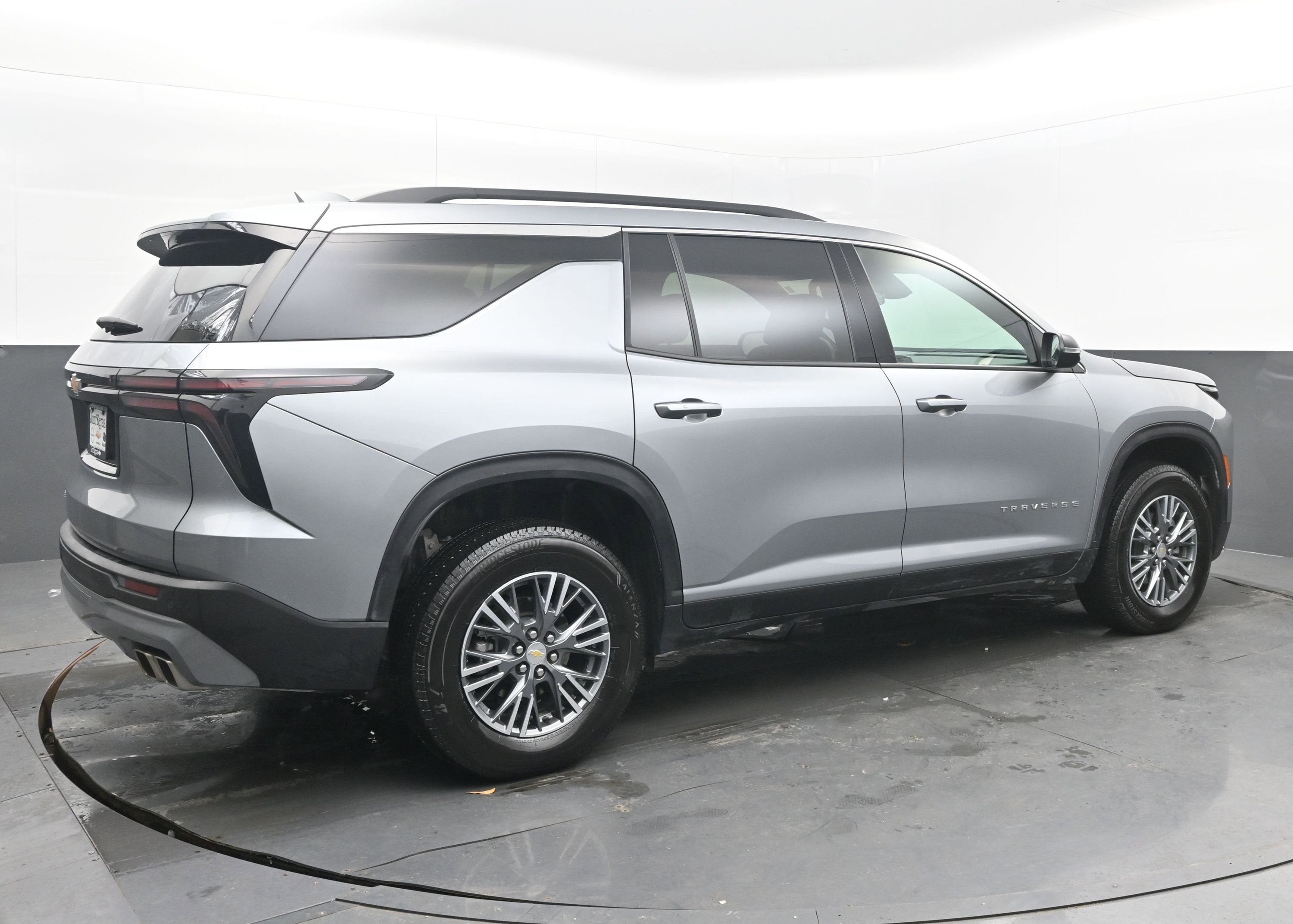 2025 Chevrolet Traverse FWD LT