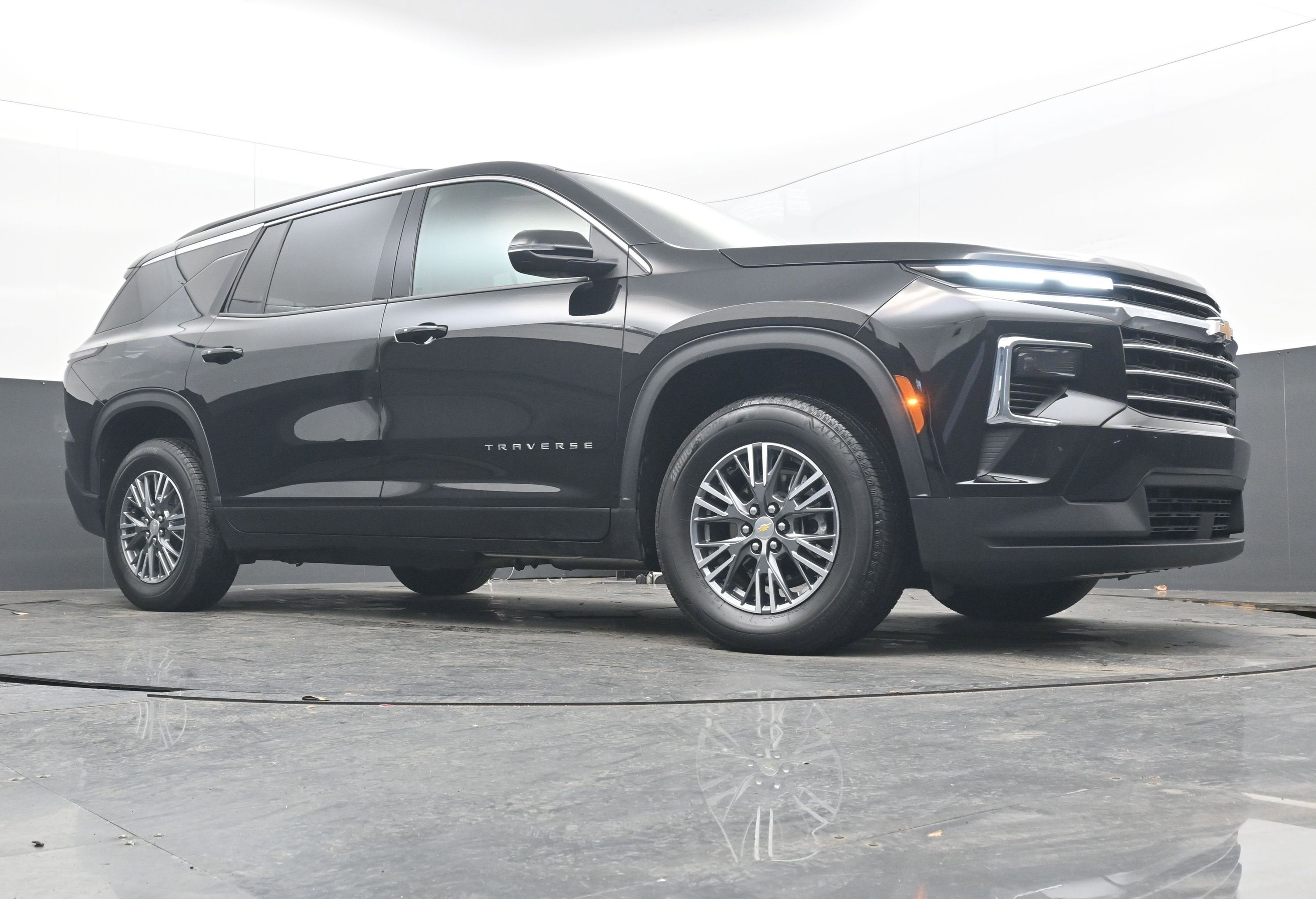 2025 Chevrolet Traverse FWD LT