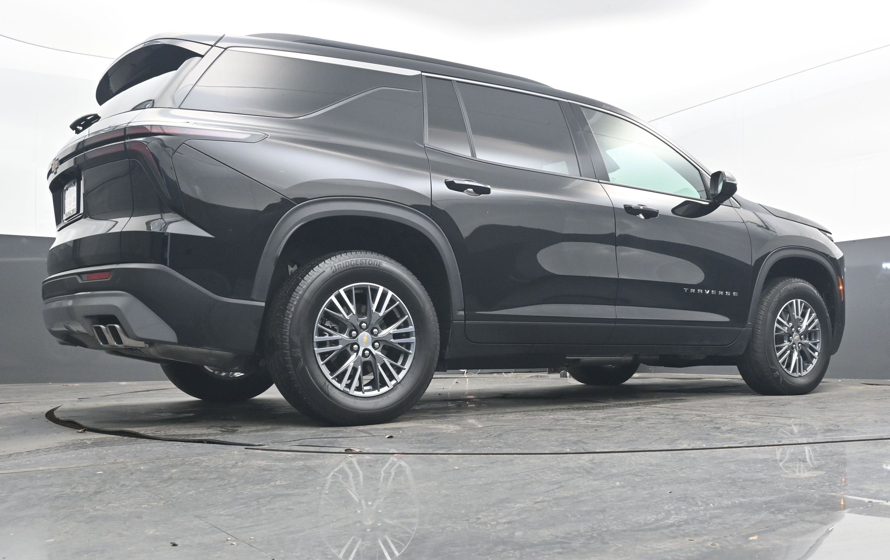 2025 Chevrolet Traverse FWD LT