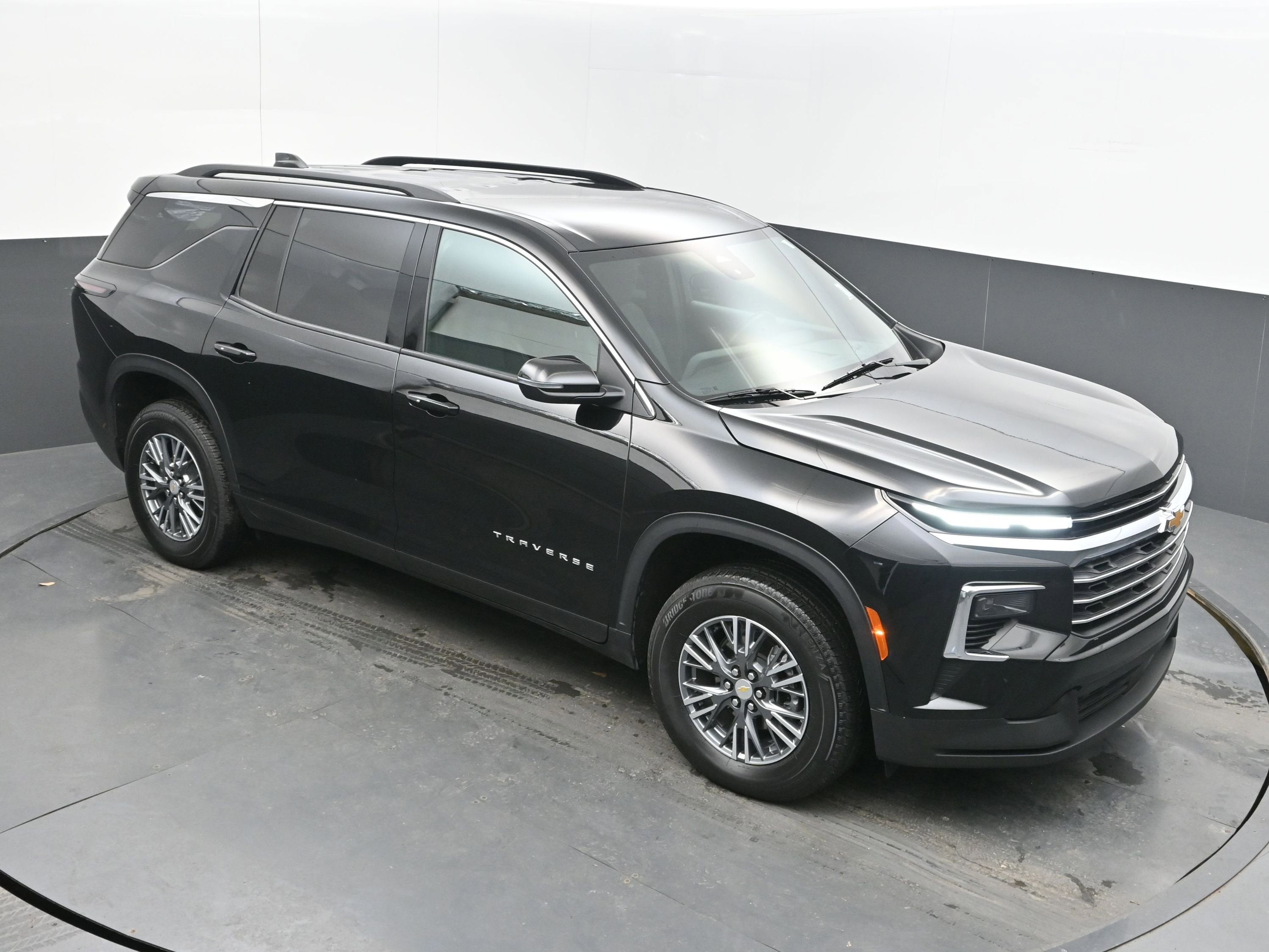 2025 Chevrolet Traverse FWD LT