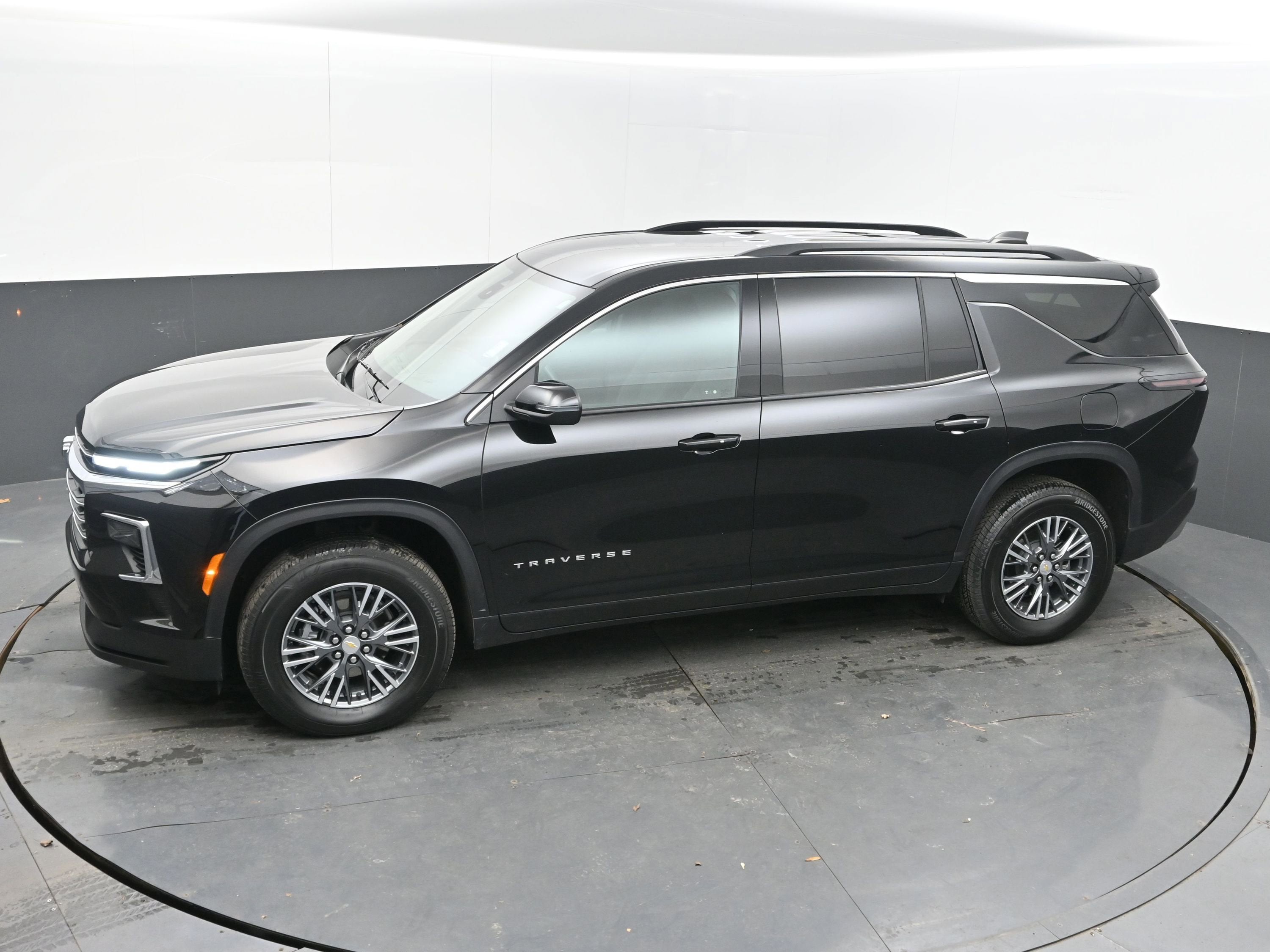 2025 Chevrolet Traverse FWD LT