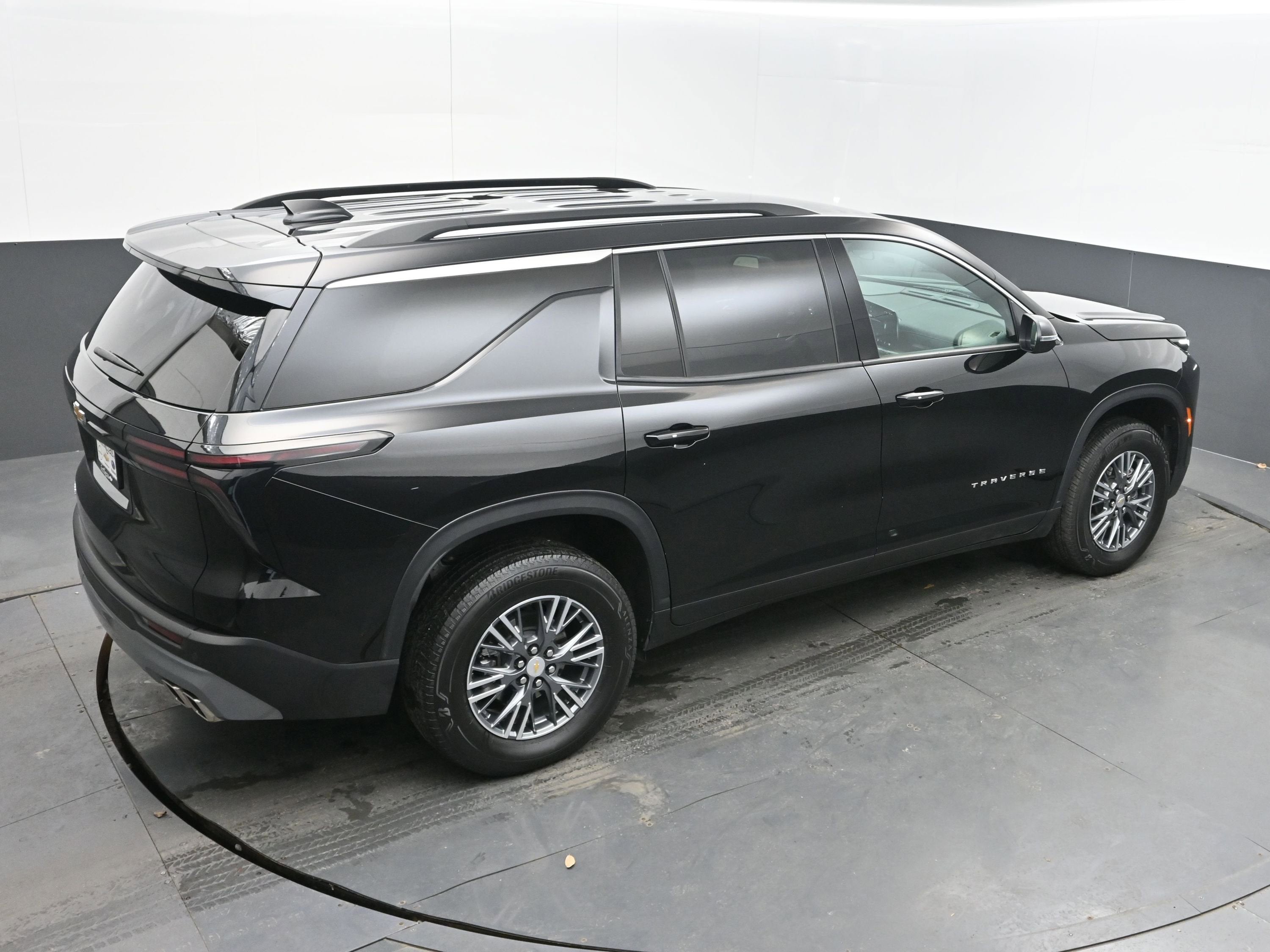 2025 Chevrolet Traverse FWD LT