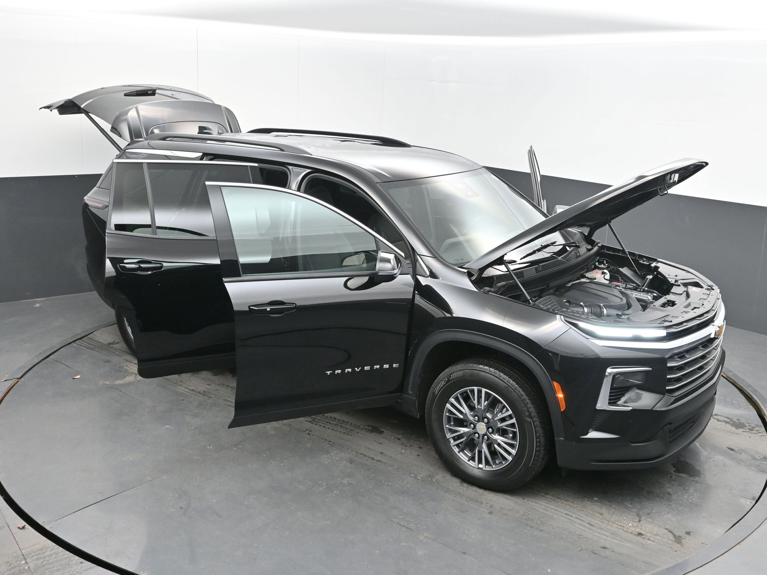 2025 Chevrolet Traverse FWD LT