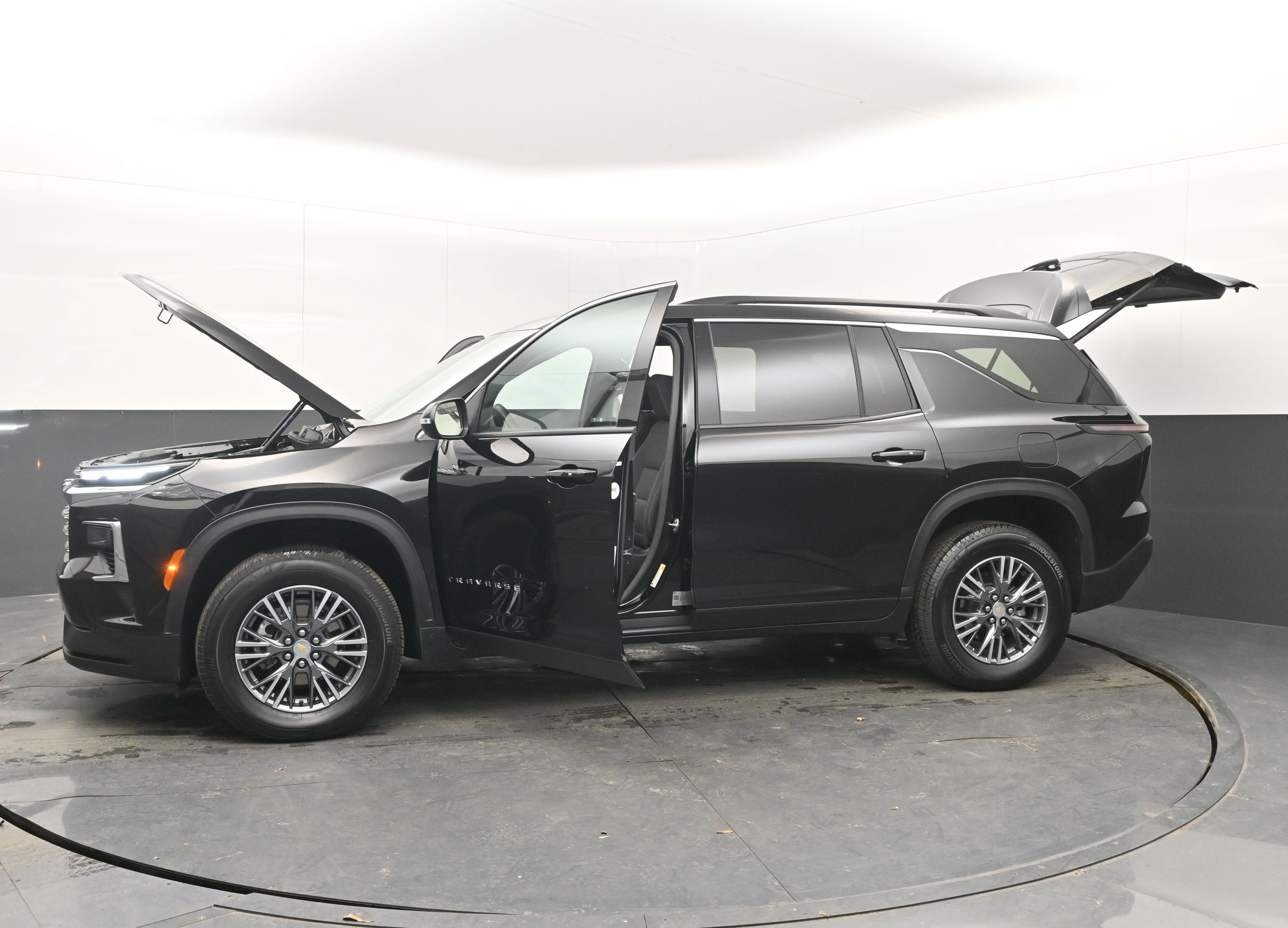 2025 Chevrolet Traverse FWD LT