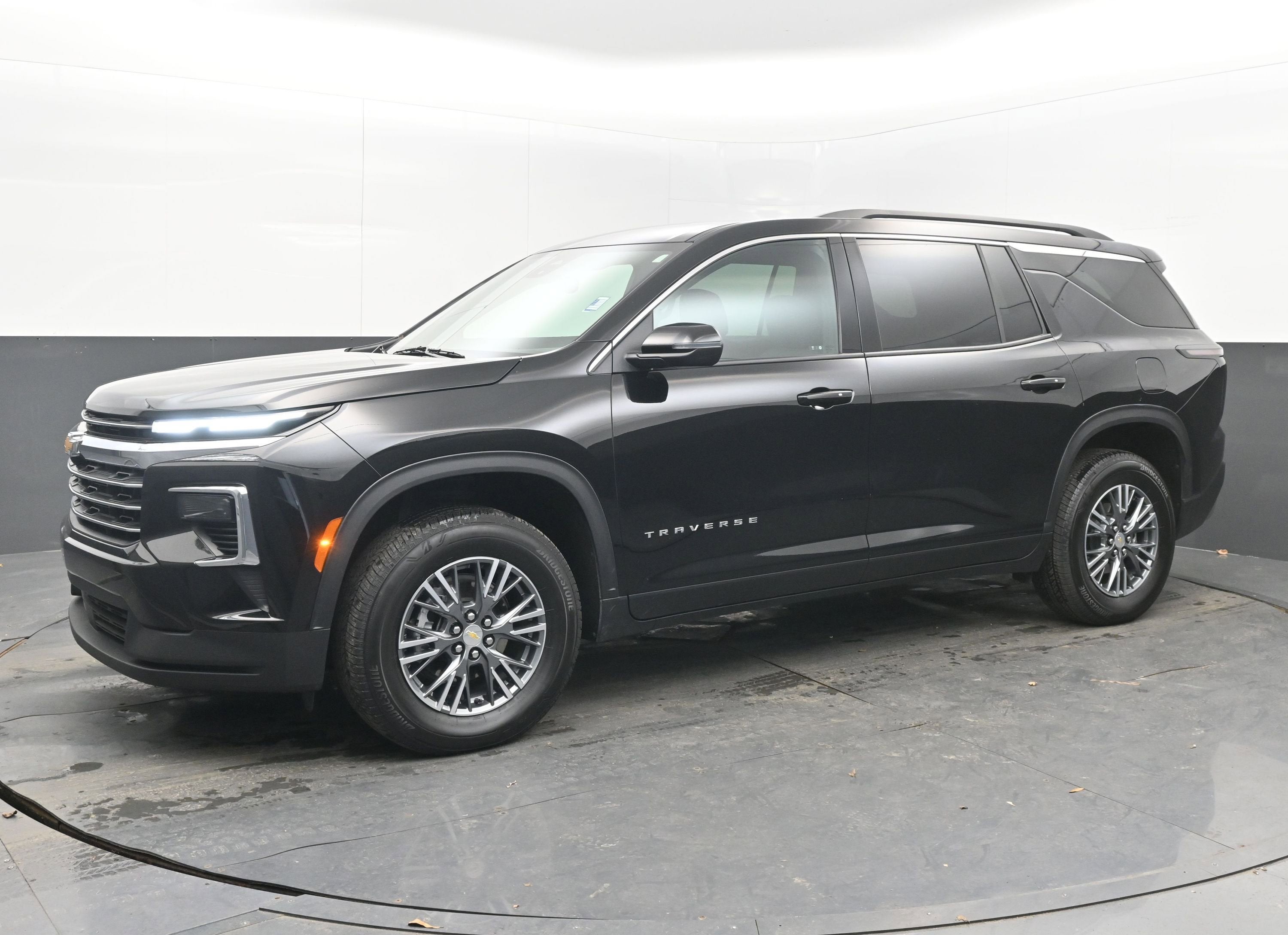 2025 Chevrolet Traverse FWD LT
