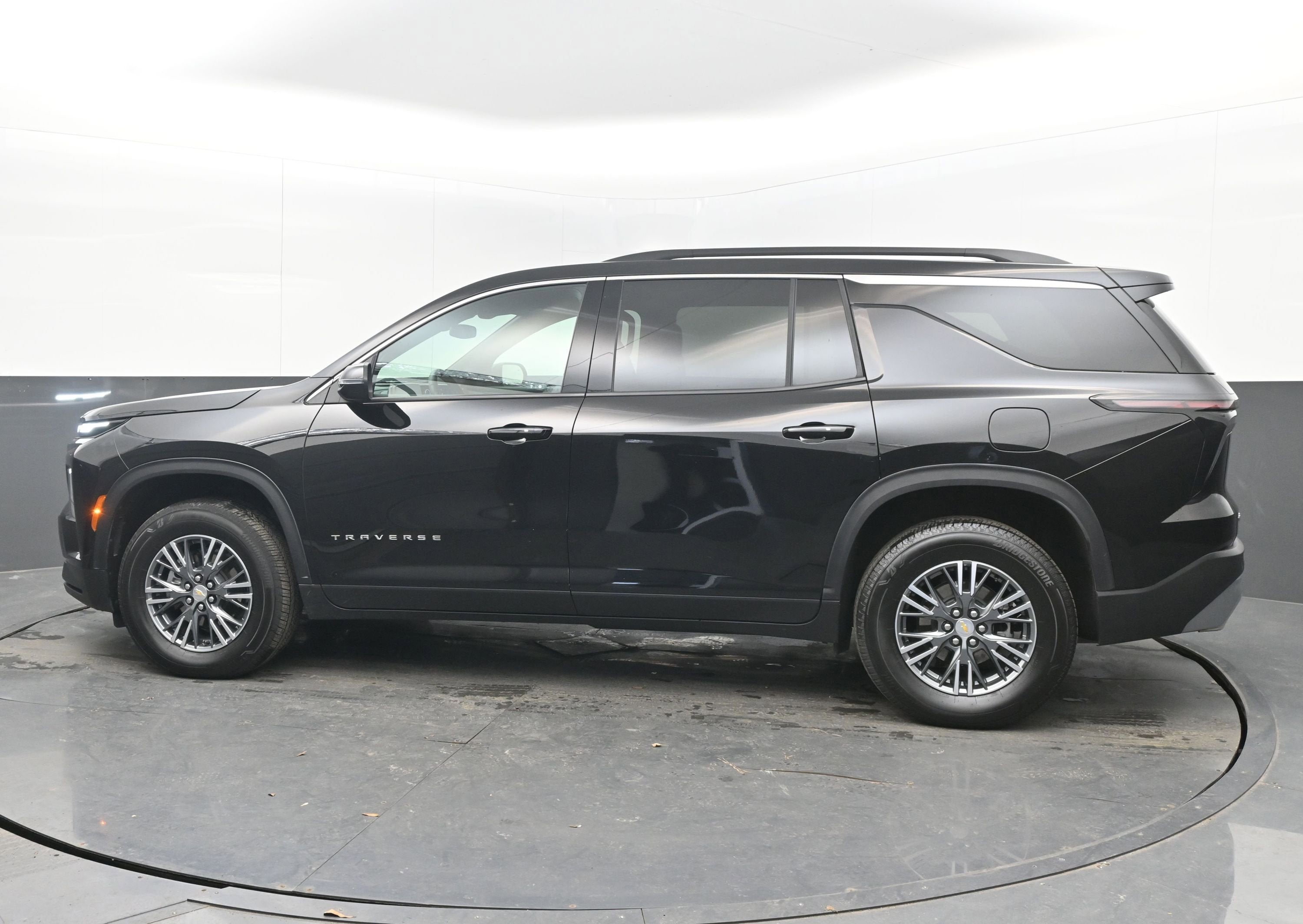 2025 Chevrolet Traverse FWD LT