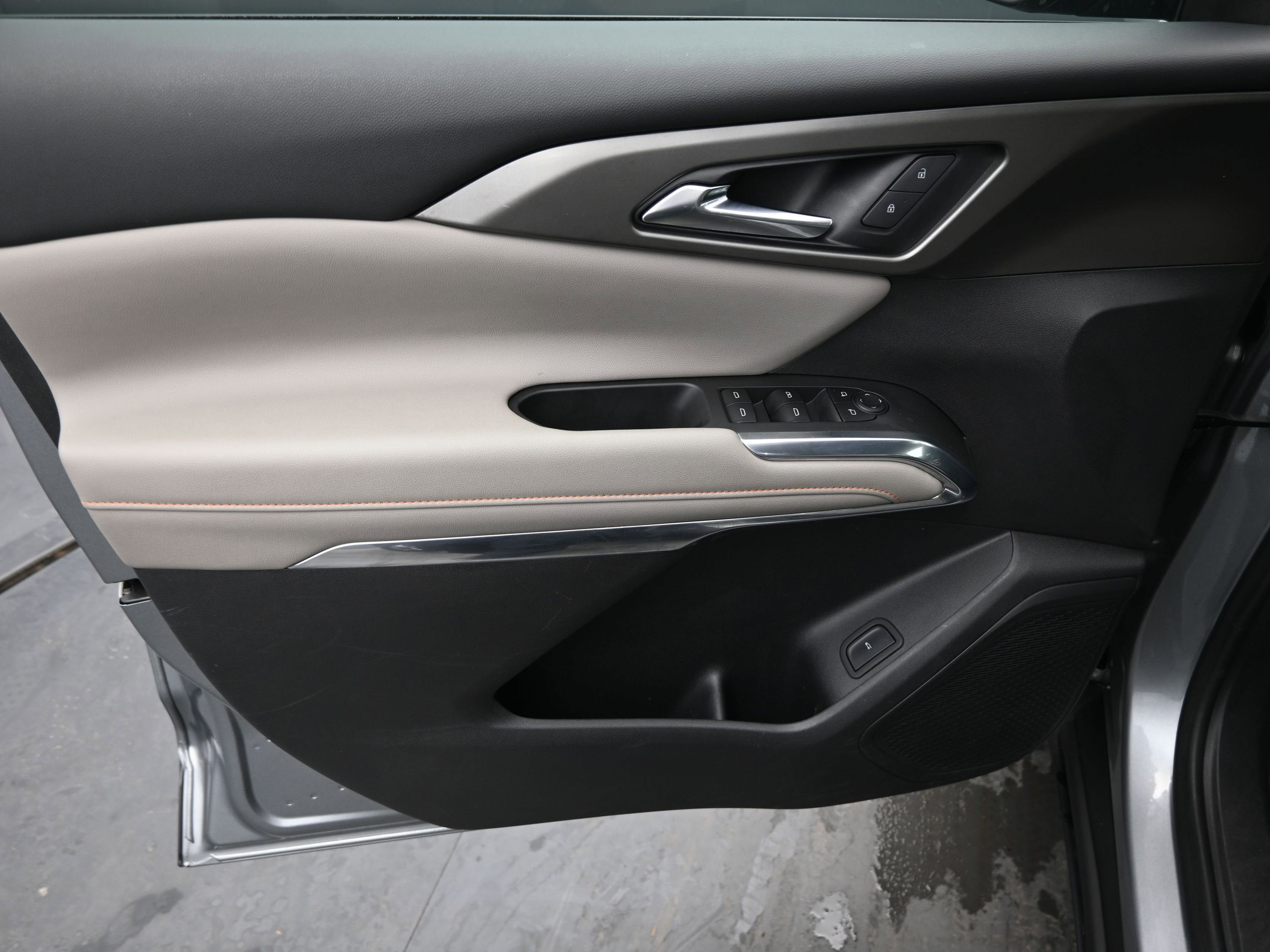 2025 Chevrolet Traverse FWD LT