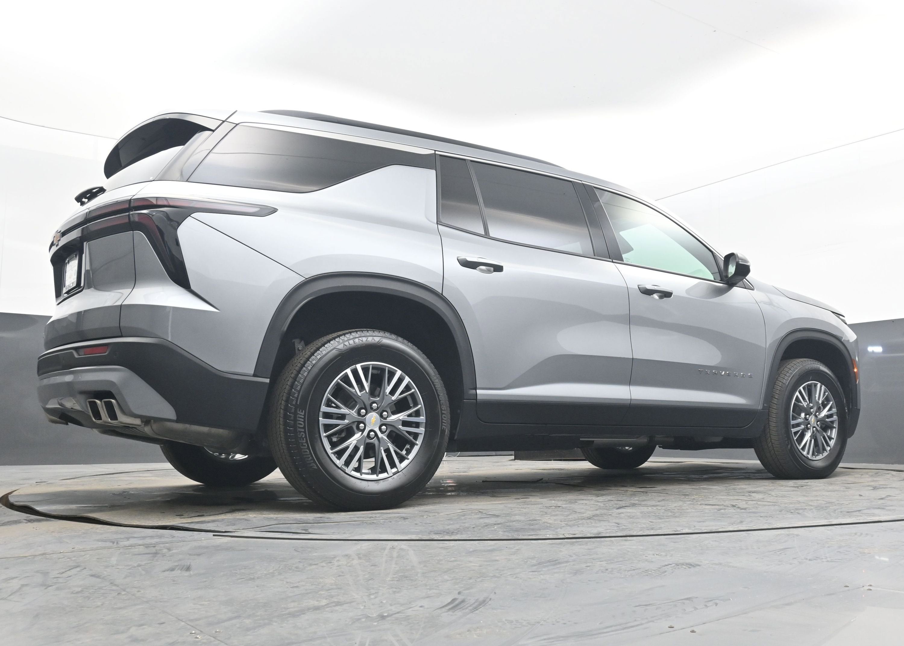 2025 Chevrolet Traverse FWD LT