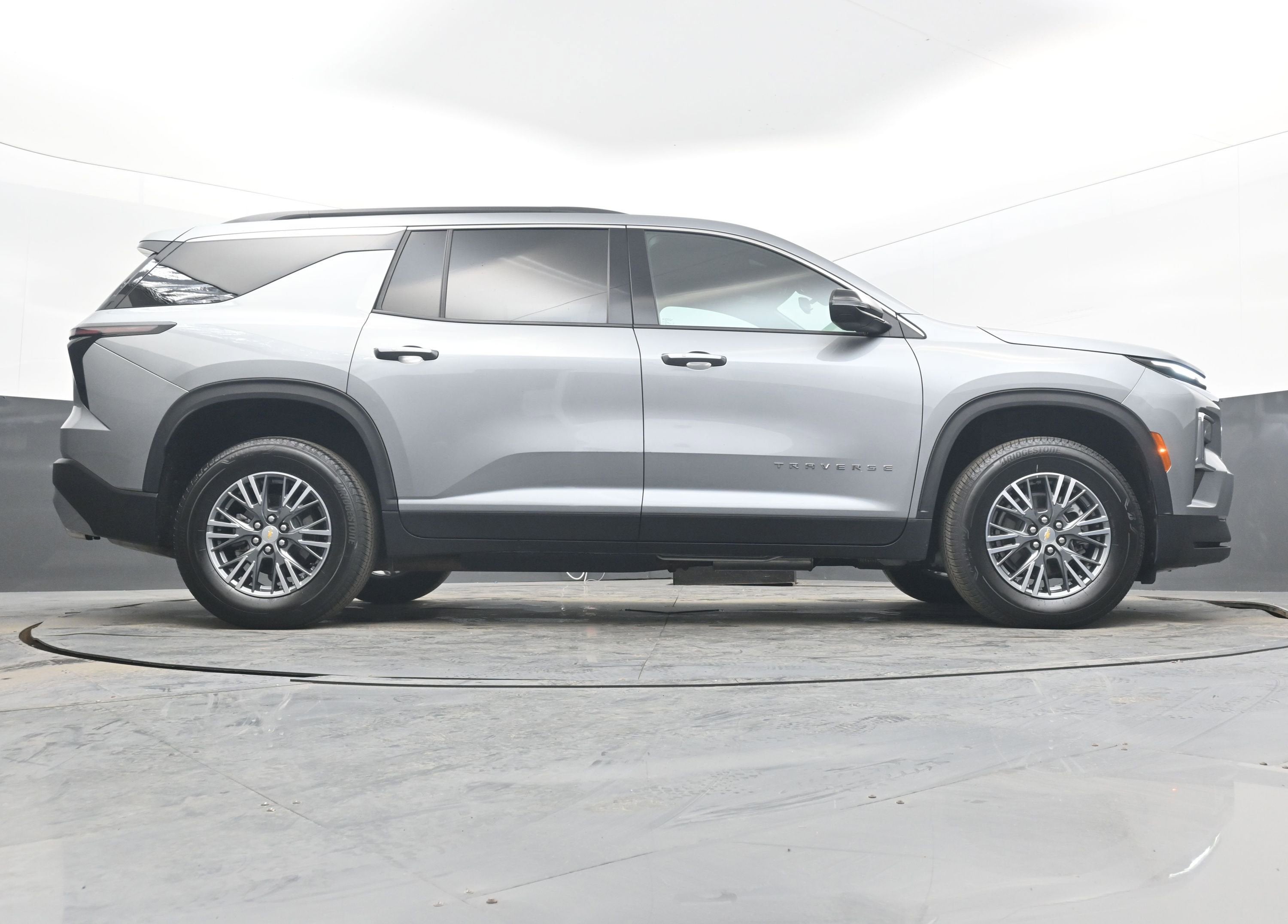 2025 Chevrolet Traverse FWD LT