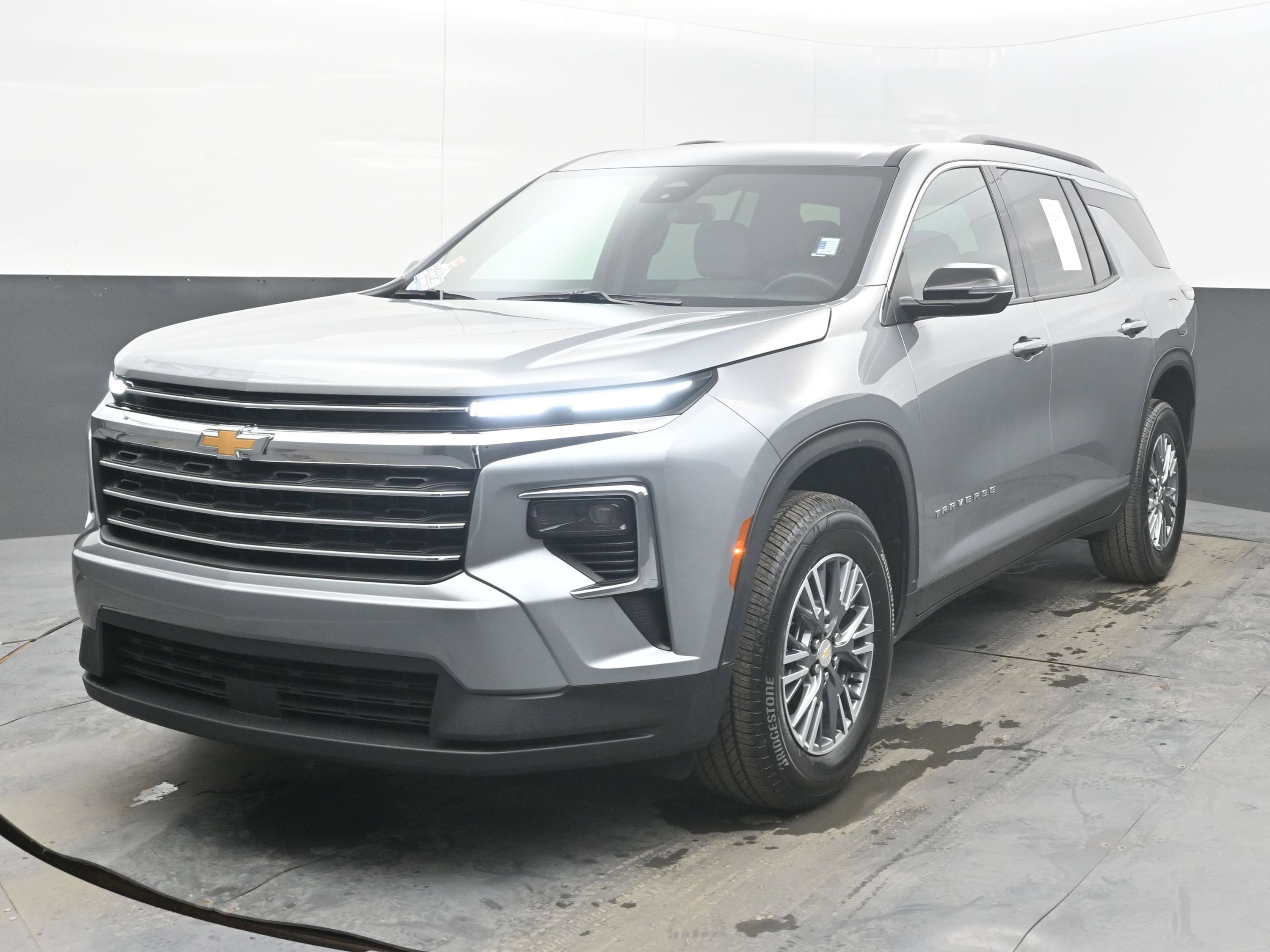 2025 Chevrolet Traverse FWD LT