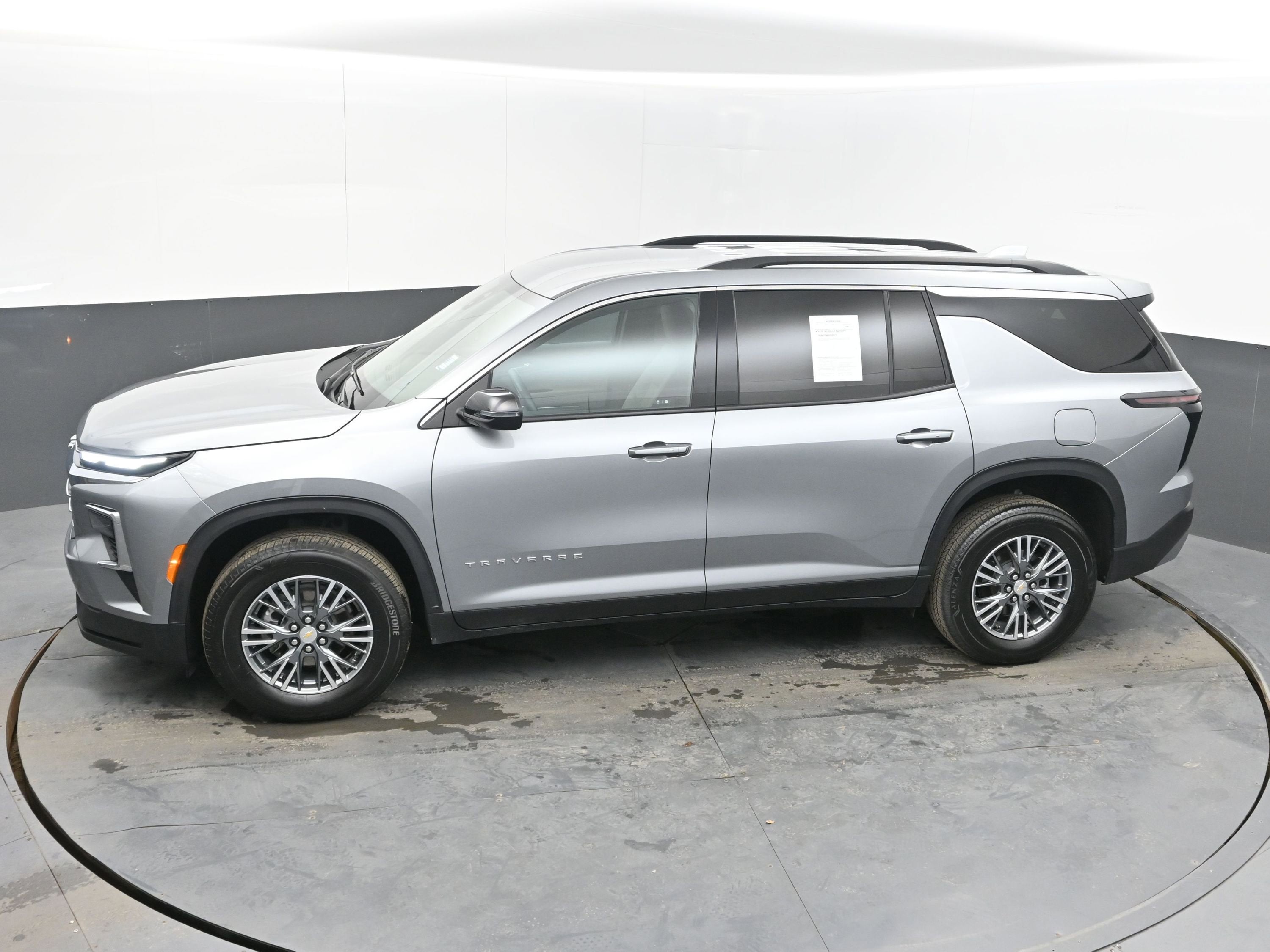 2025 Chevrolet Traverse FWD LT