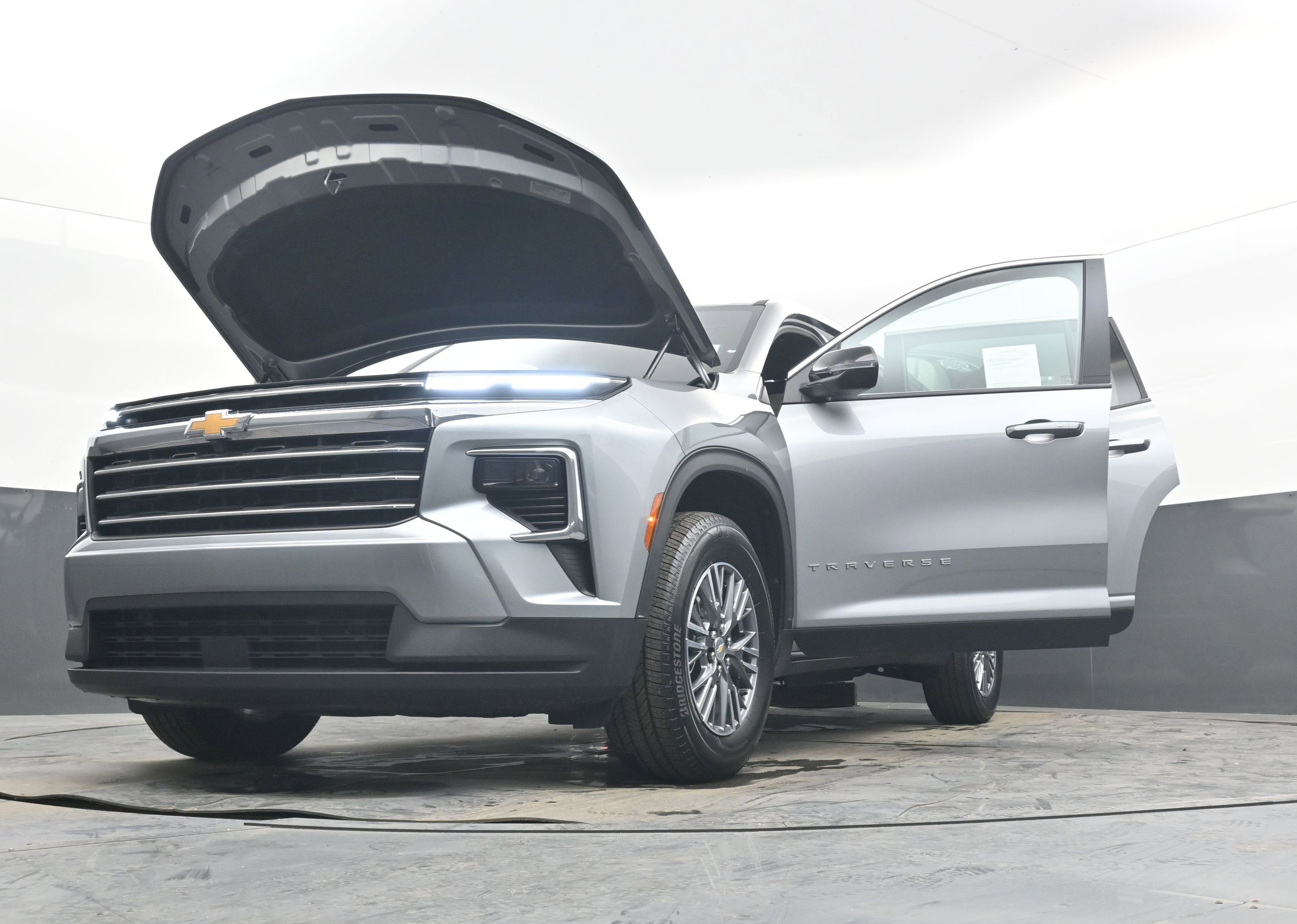 2025 Chevrolet Traverse FWD LT