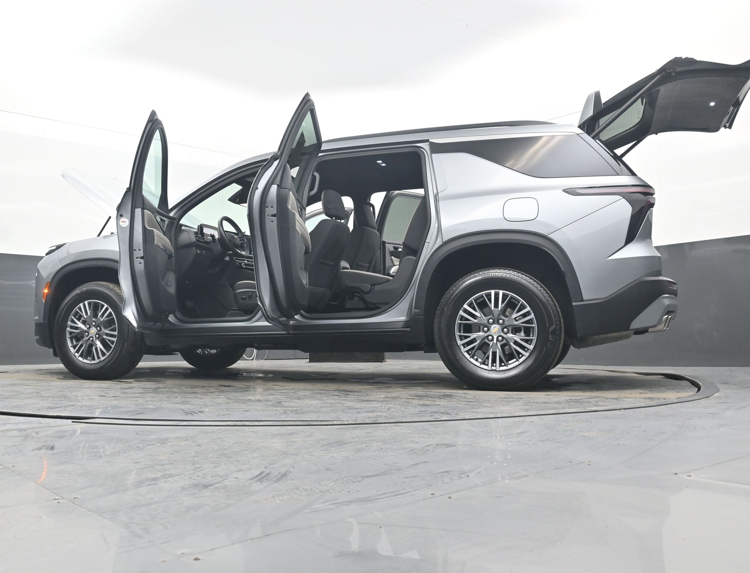 2025 Chevrolet Traverse FWD LT