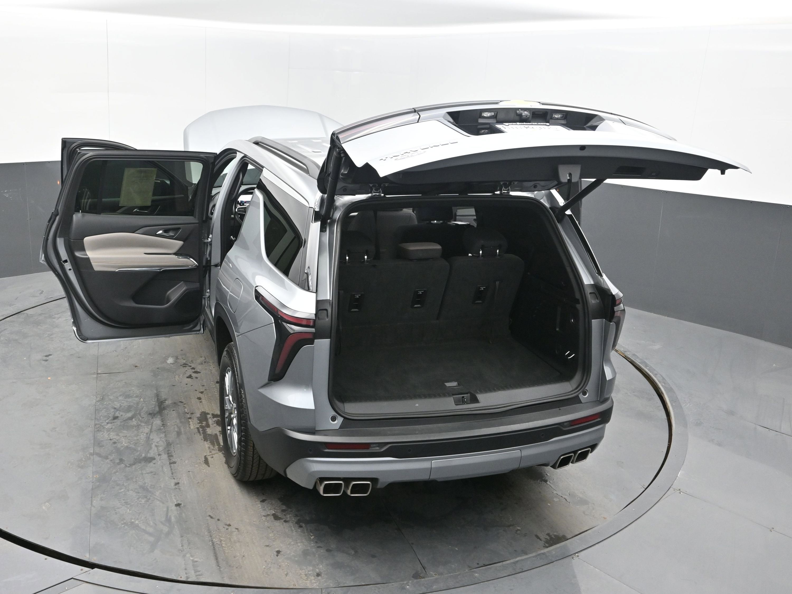 2025 Chevrolet Traverse FWD LT