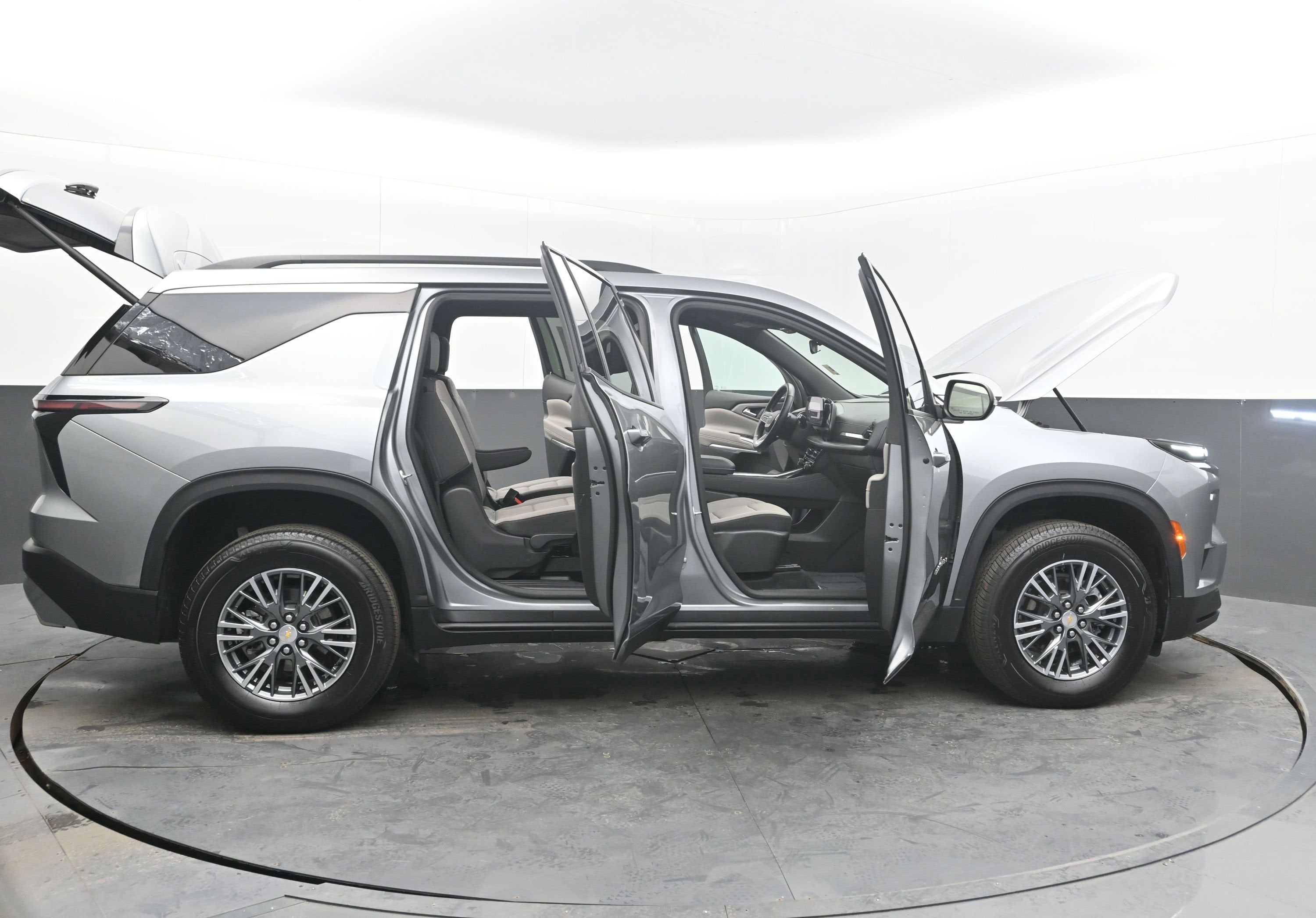 2025 Chevrolet Traverse FWD LT