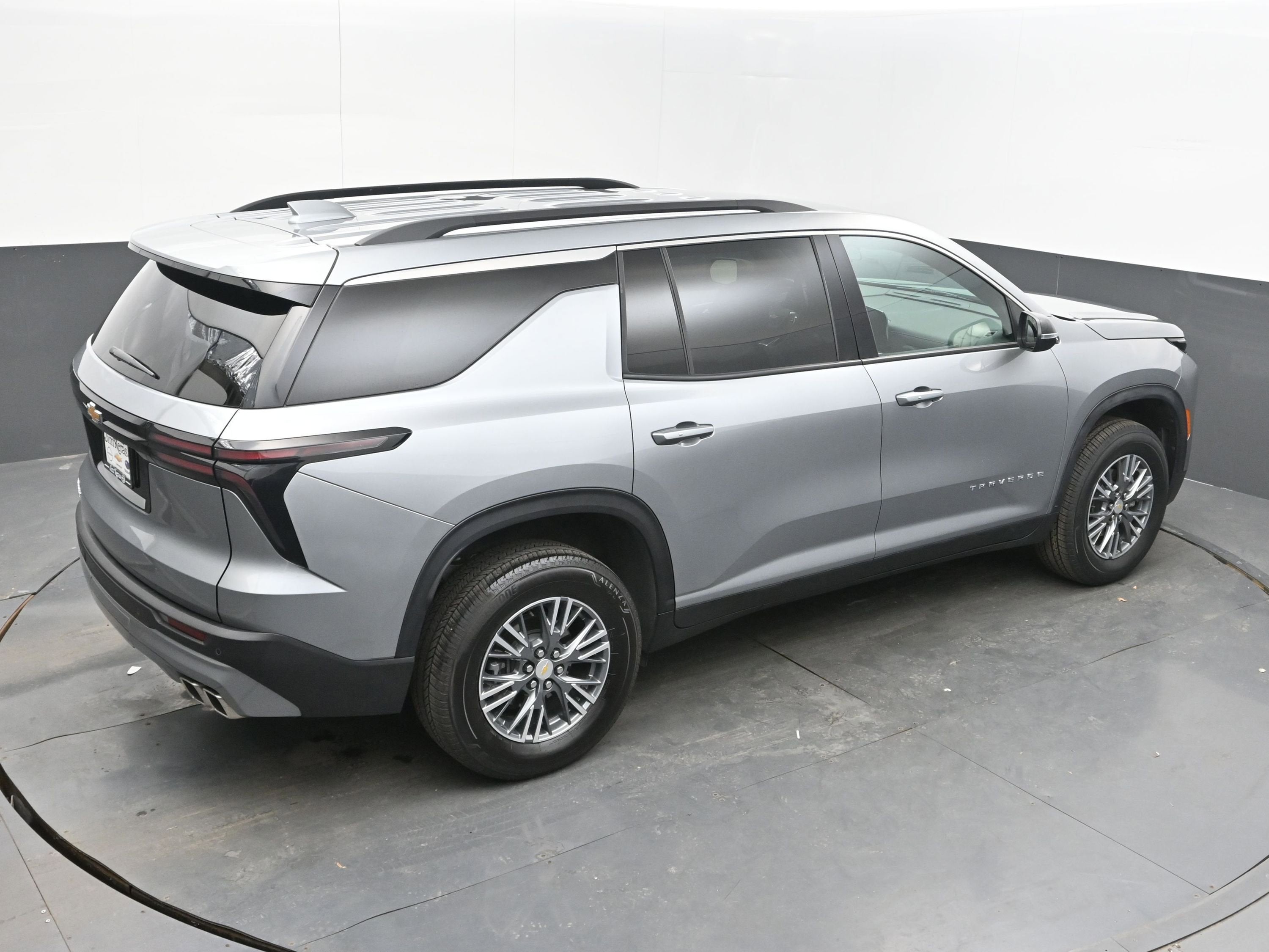 2025 Chevrolet Traverse FWD LT