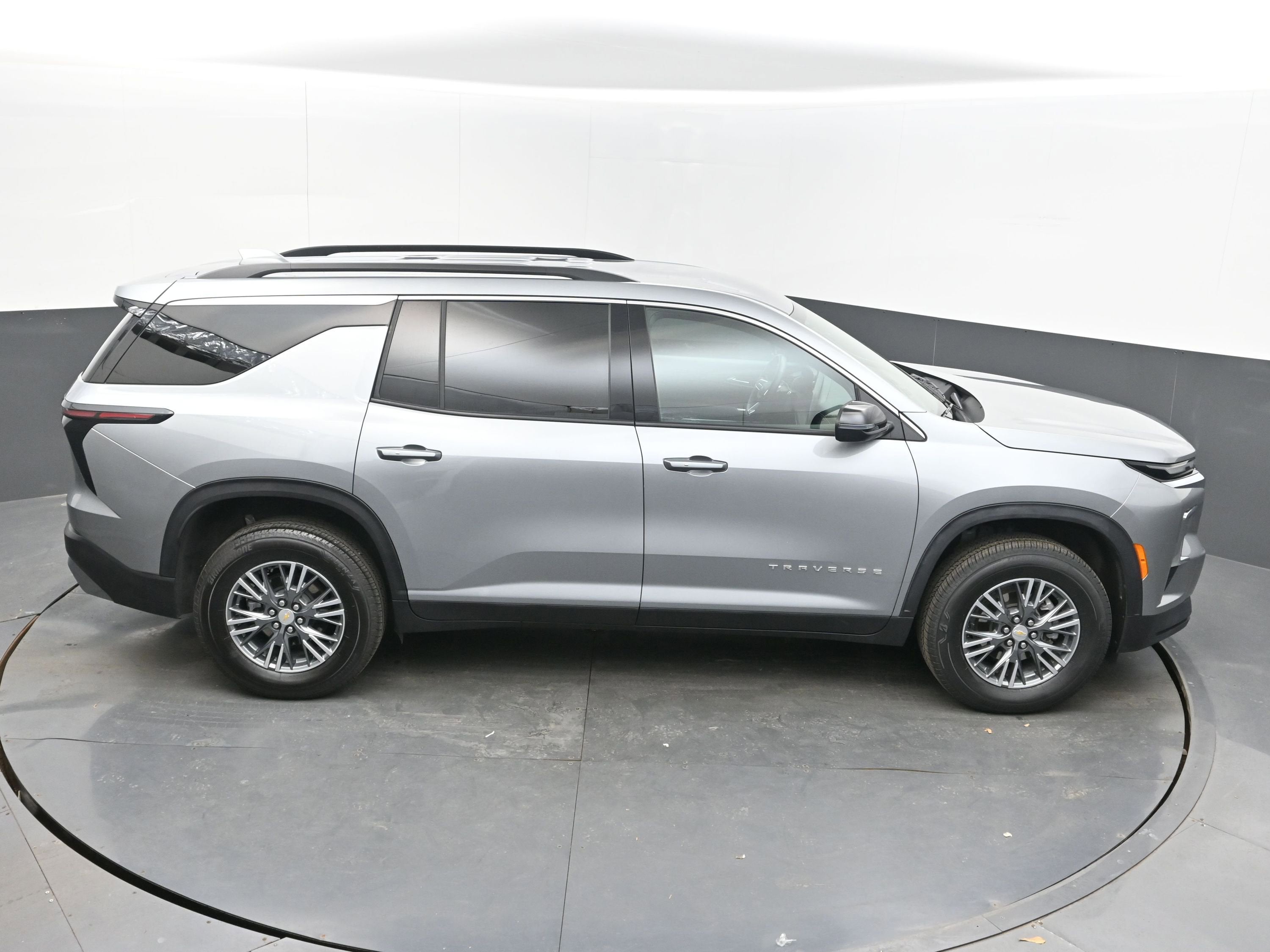 2025 Chevrolet Traverse FWD LT