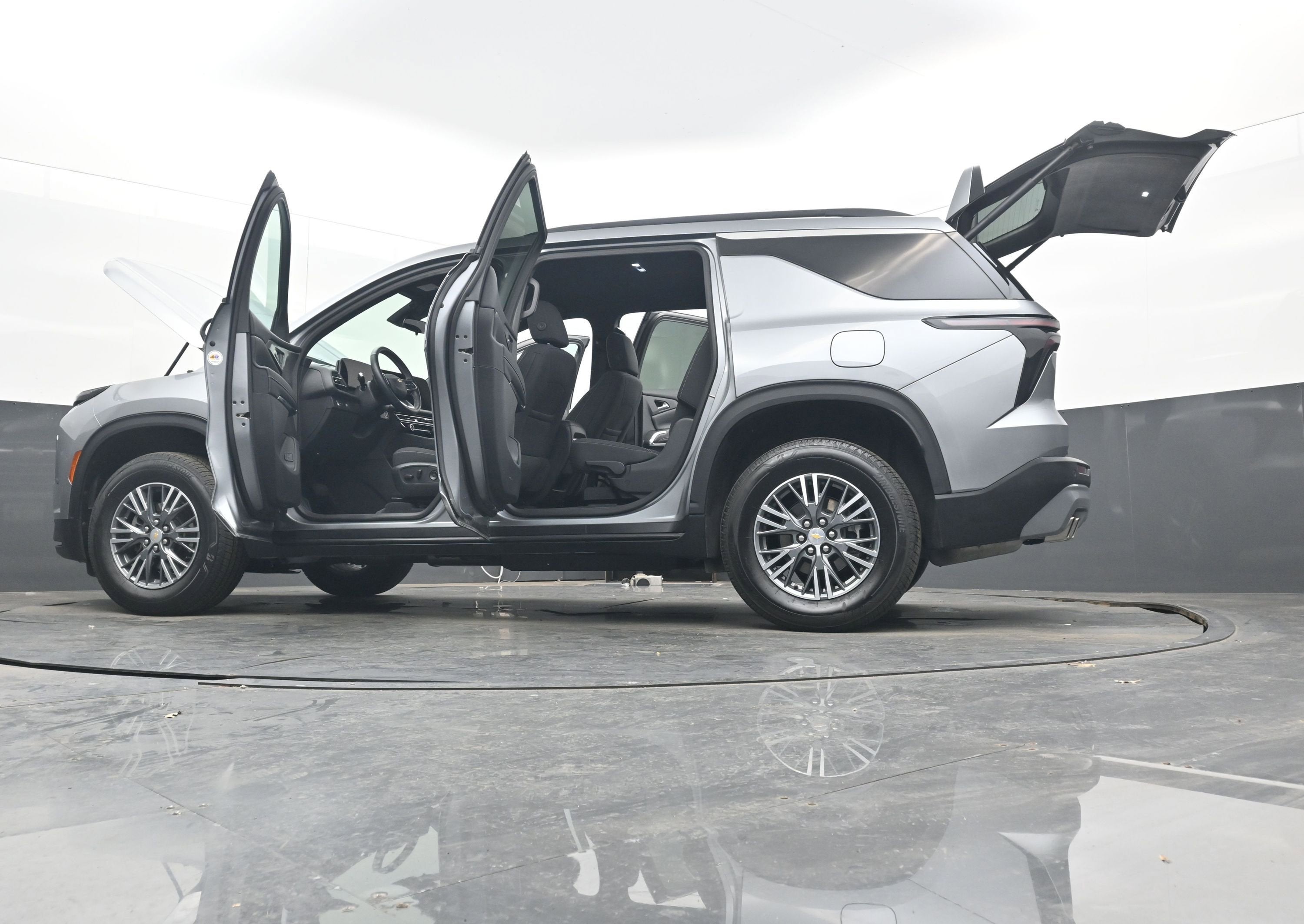 2025 Chevrolet Traverse FWD LT