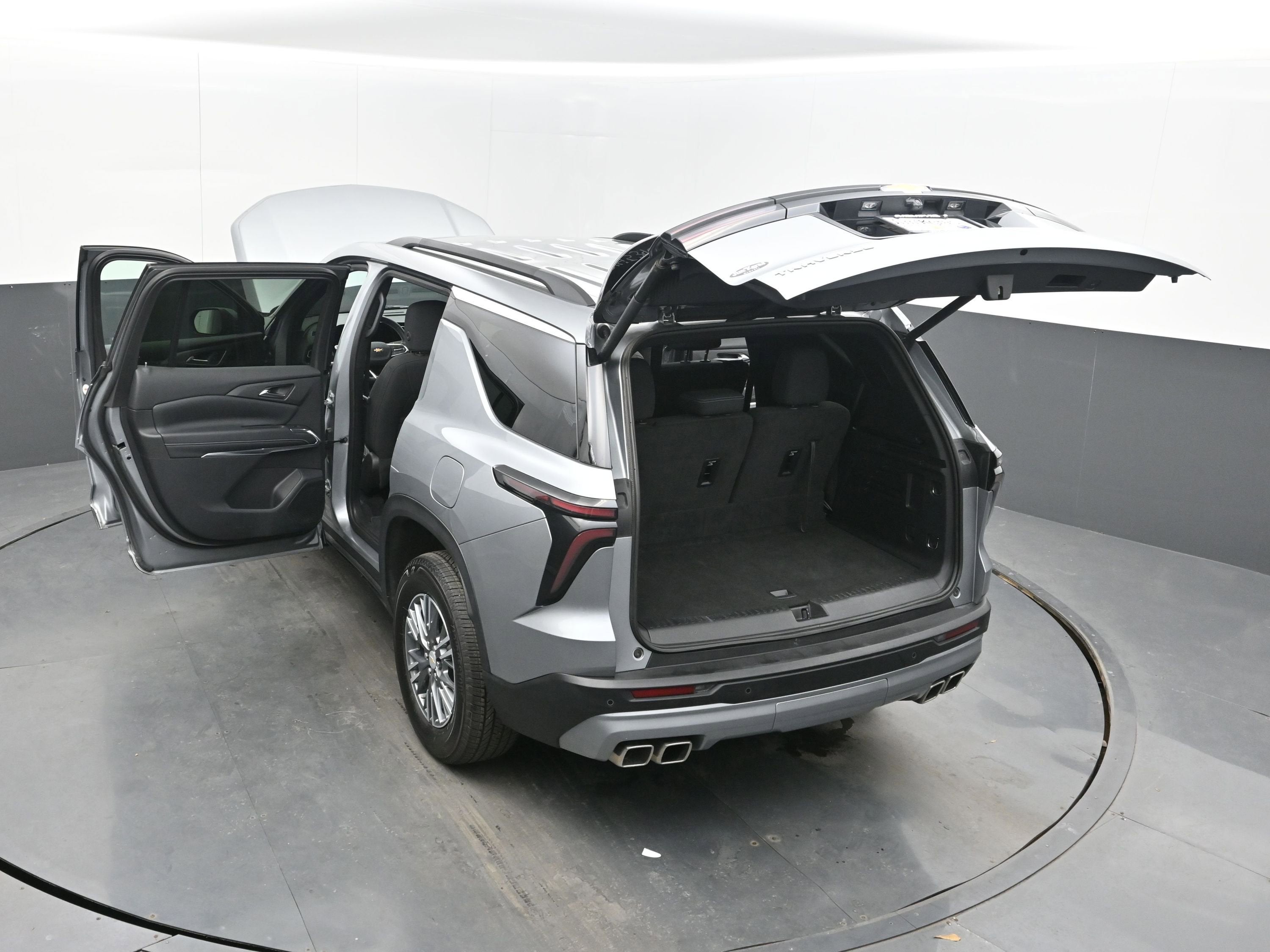 2025 Chevrolet Traverse FWD LT