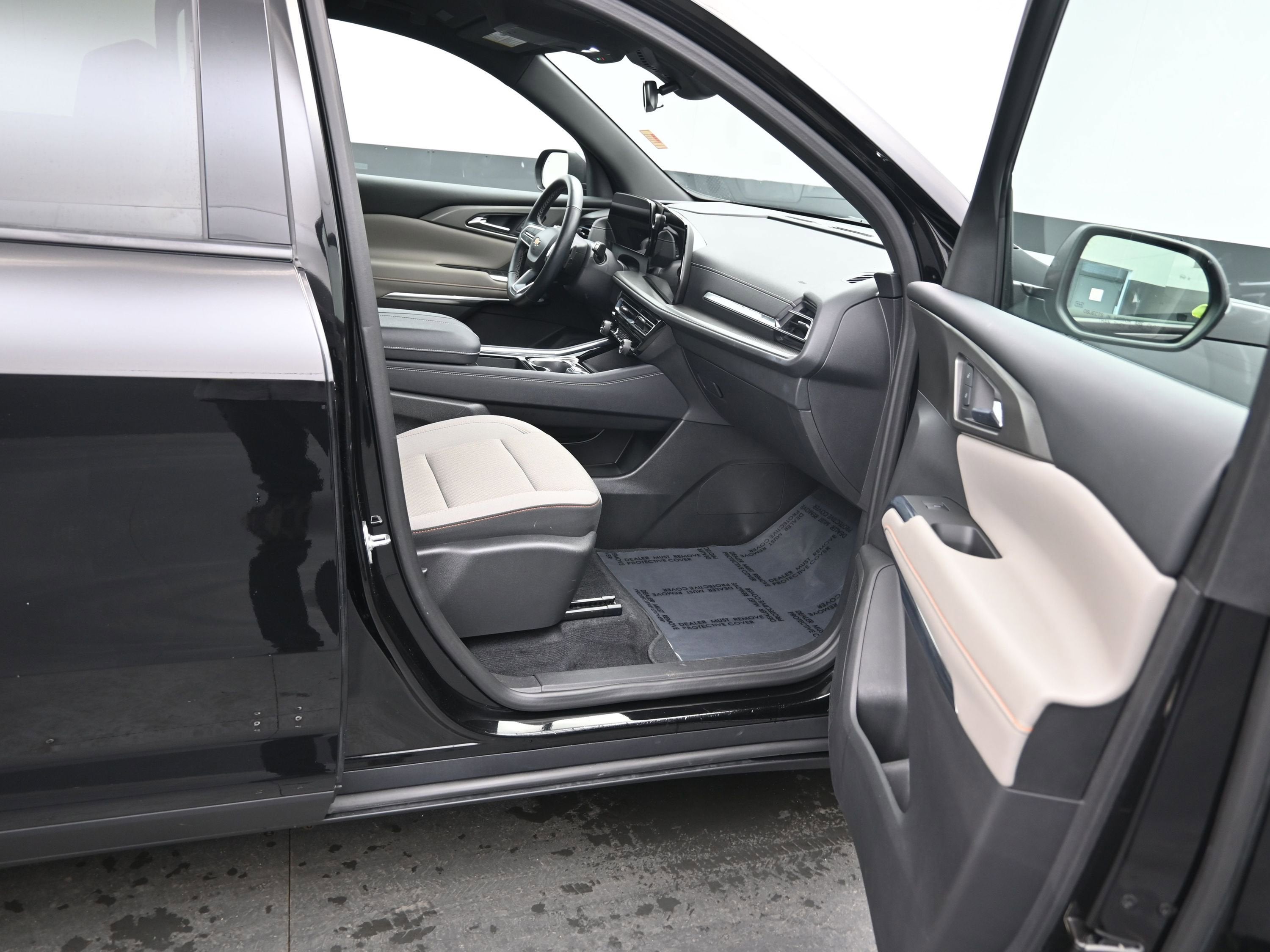 2025 Chevrolet Traverse FWD LT