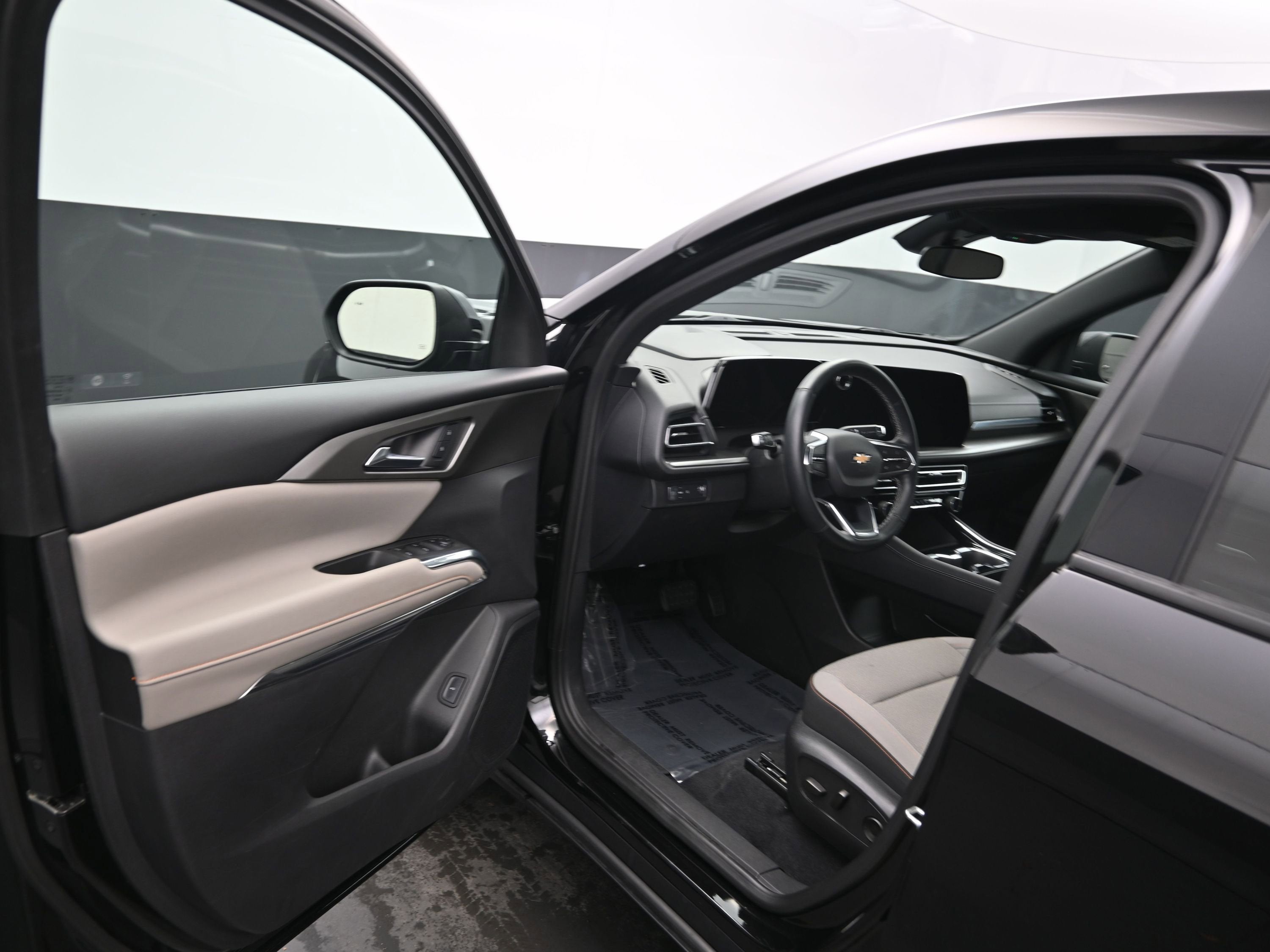 2025 Chevrolet Traverse FWD LT