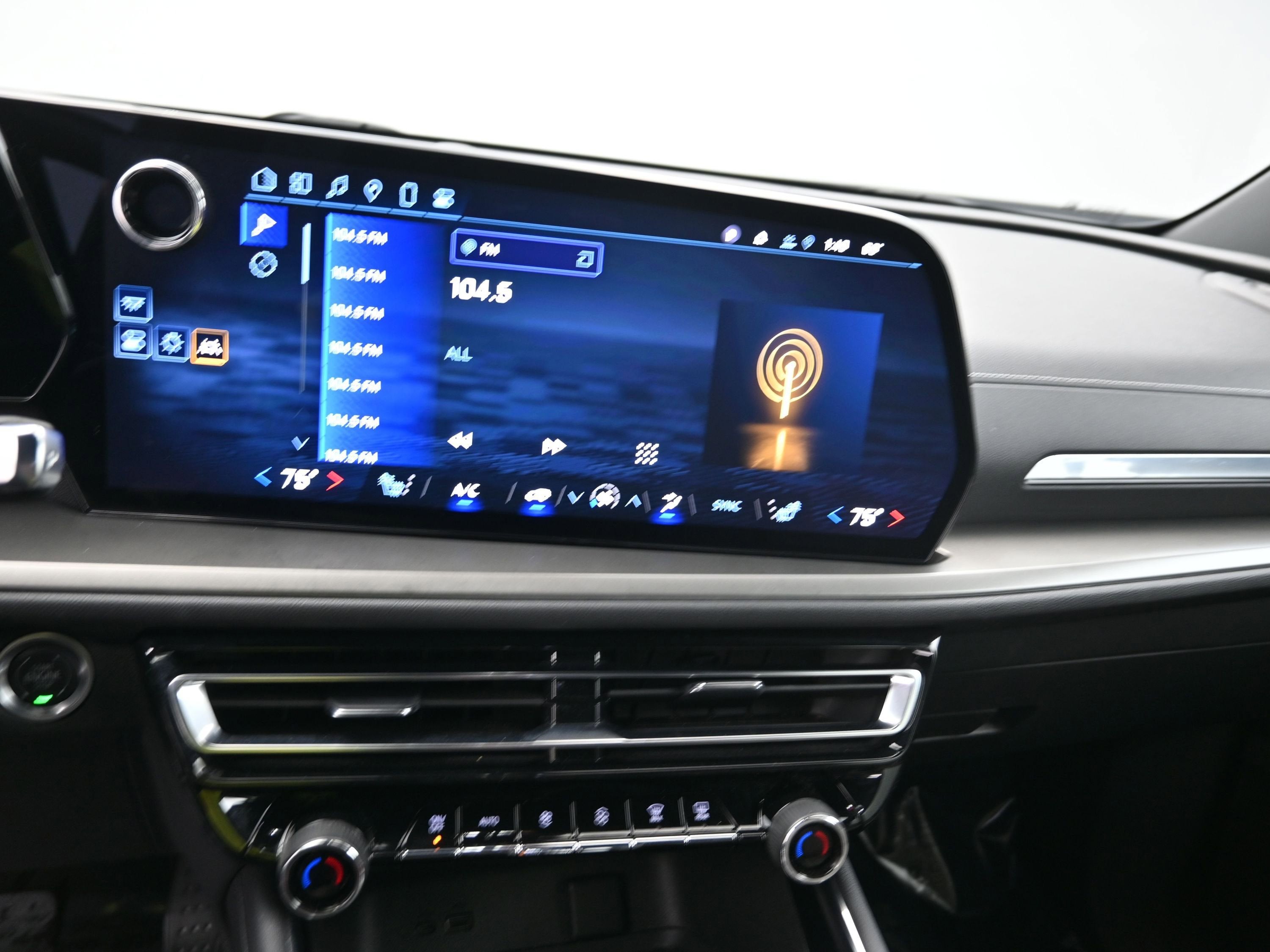 2025 Chevrolet Traverse FWD LT