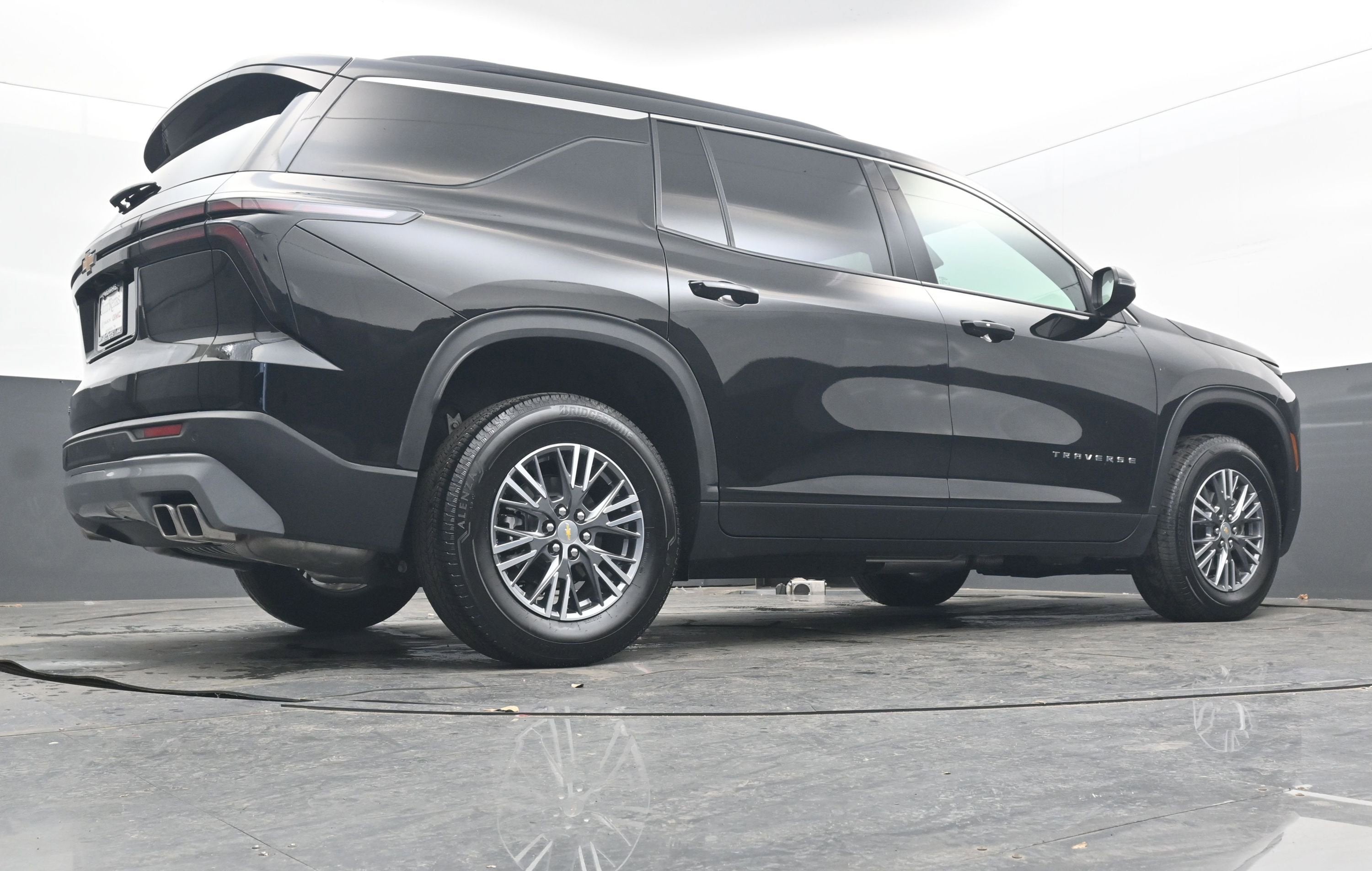 2025 Chevrolet Traverse FWD LT