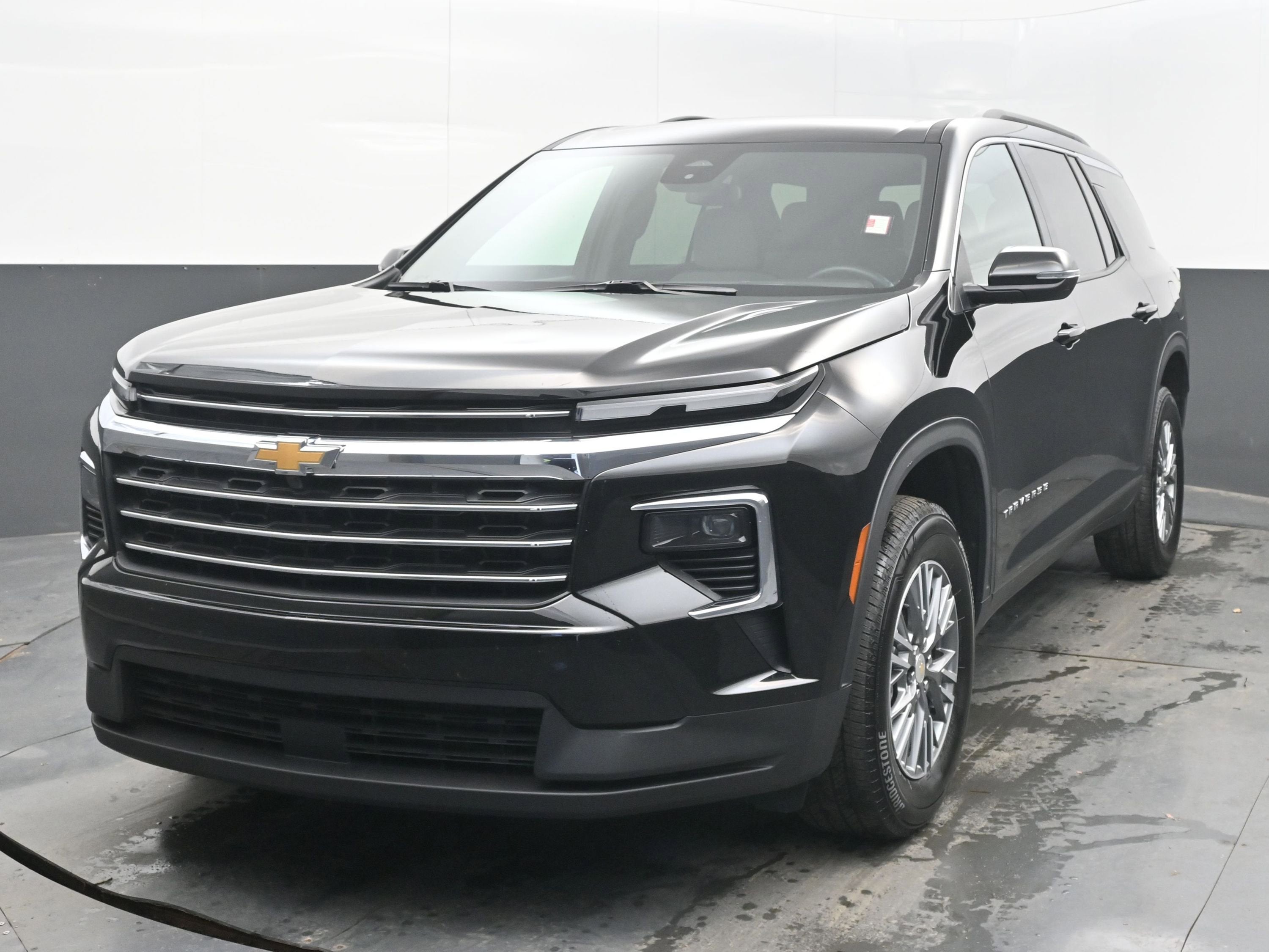 2025 Chevrolet Traverse FWD LT