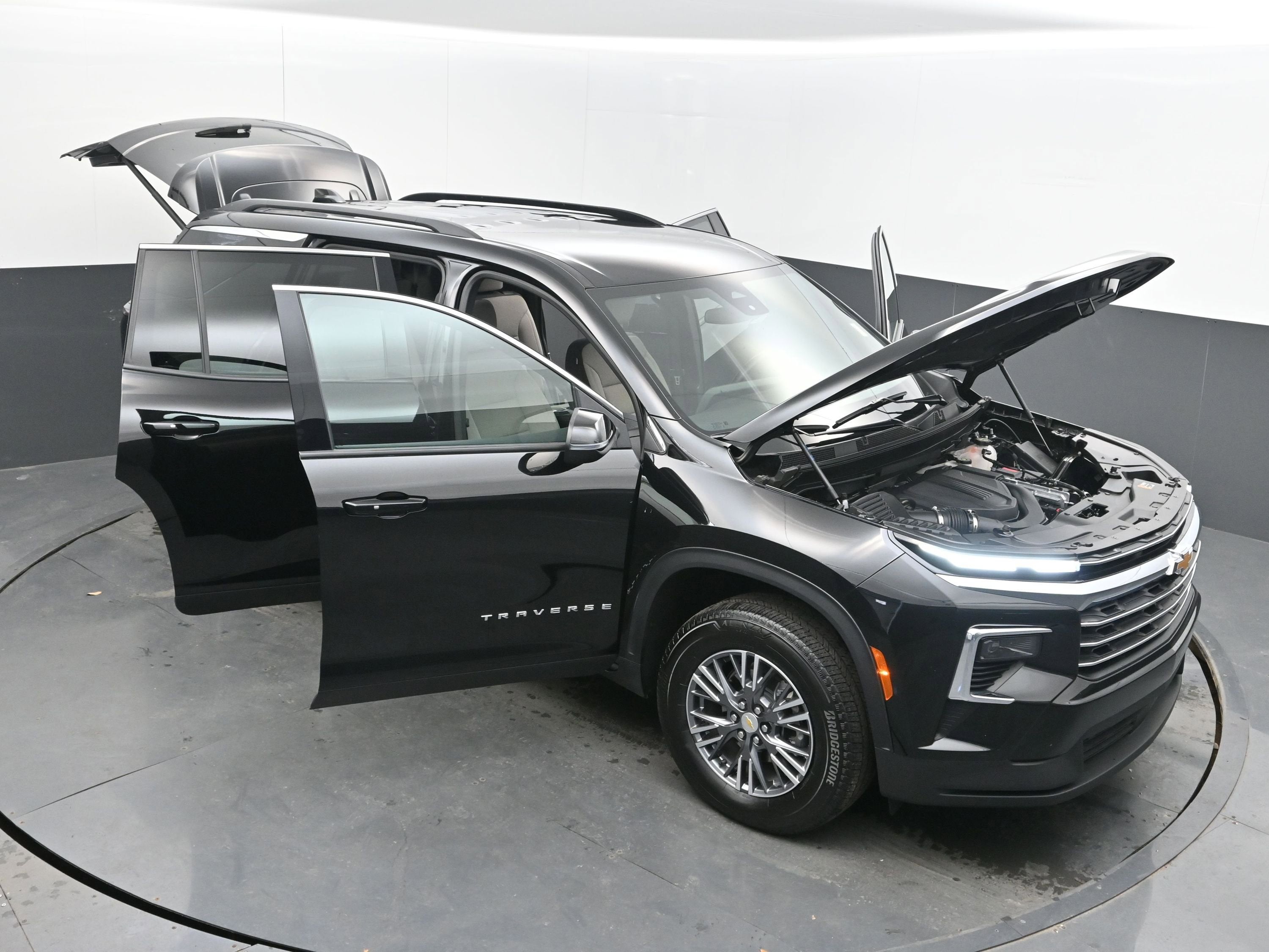 2025 Chevrolet Traverse FWD LT