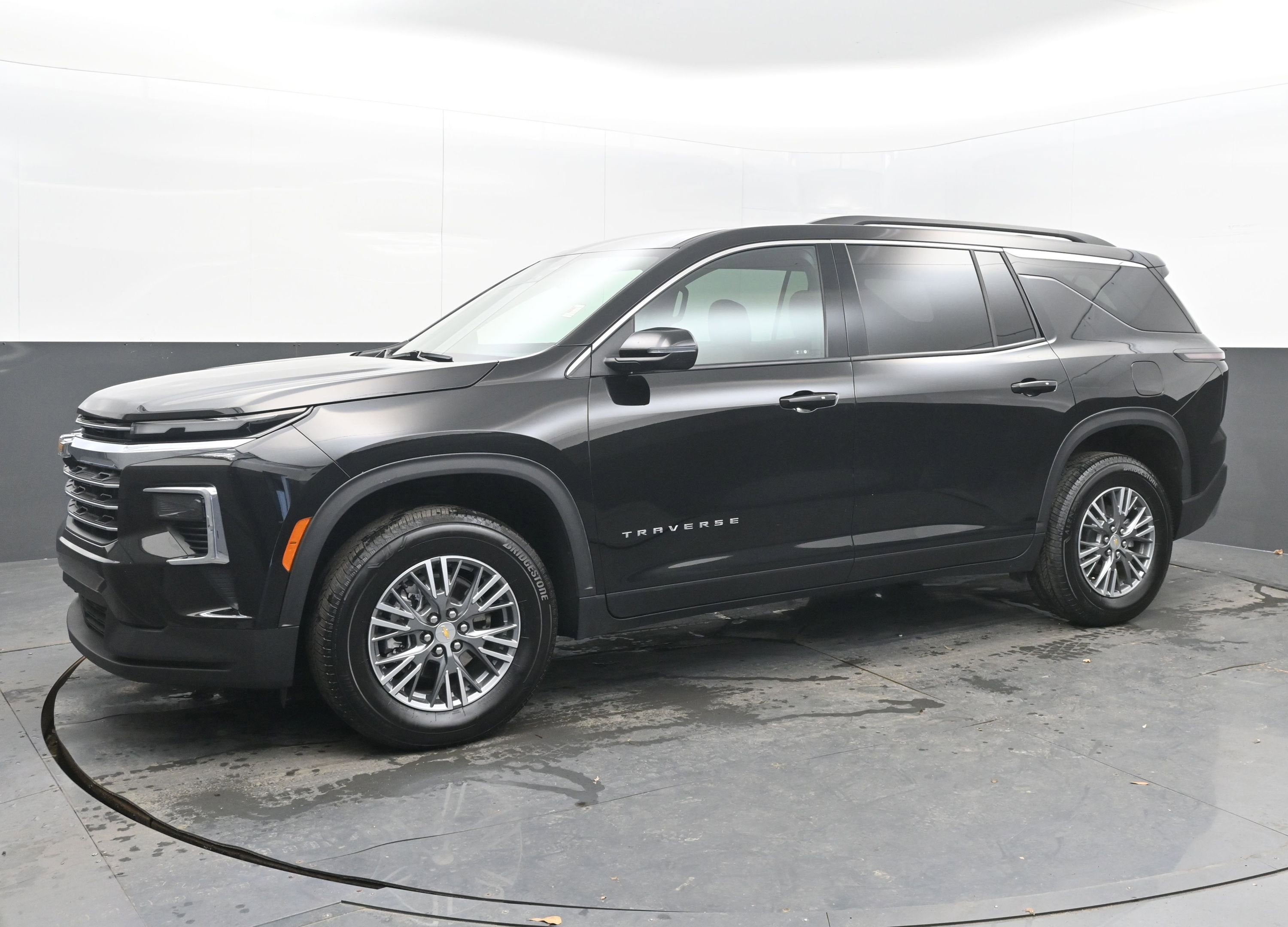 2025 Chevrolet Traverse FWD LT
