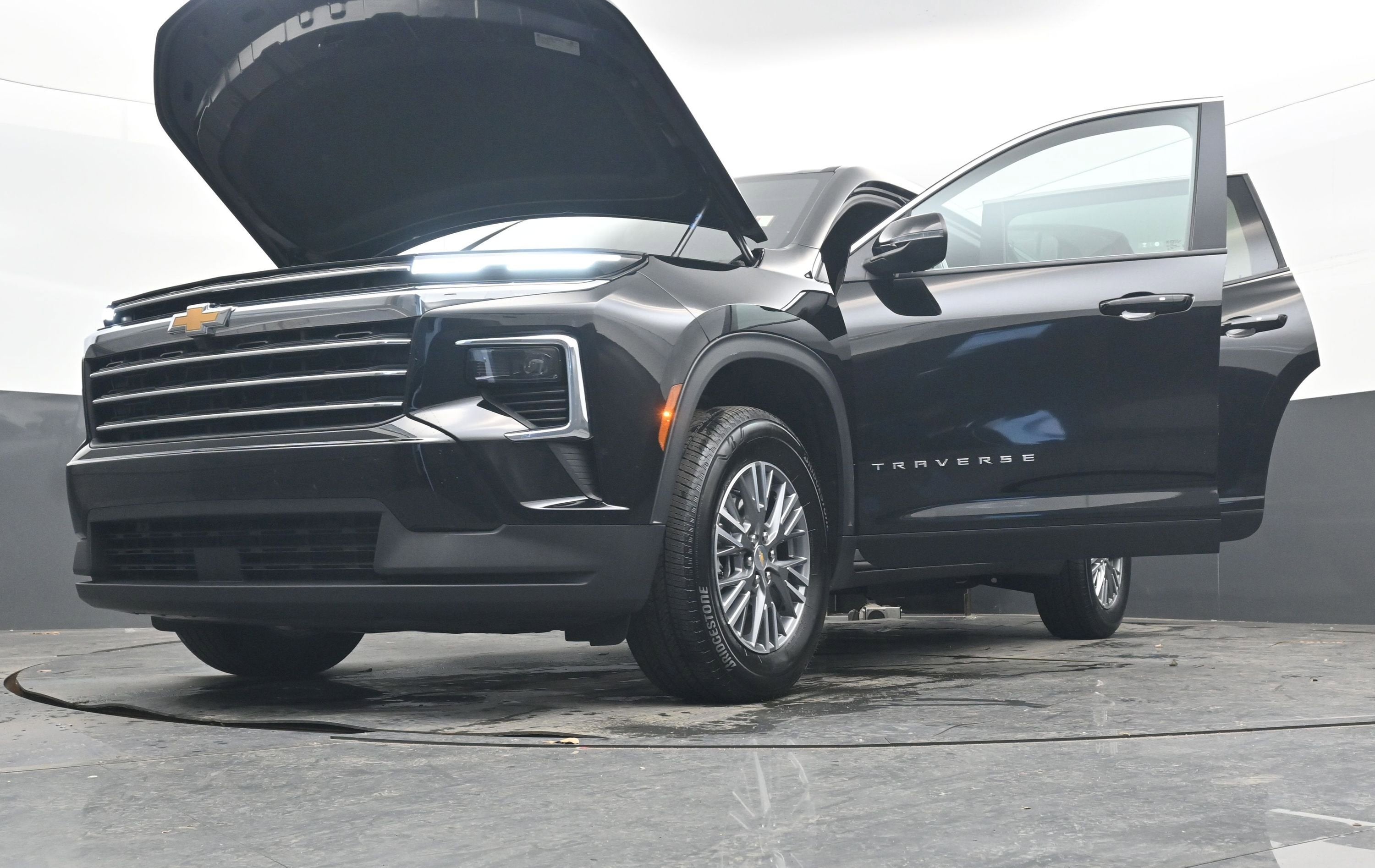 2025 Chevrolet Traverse FWD LT