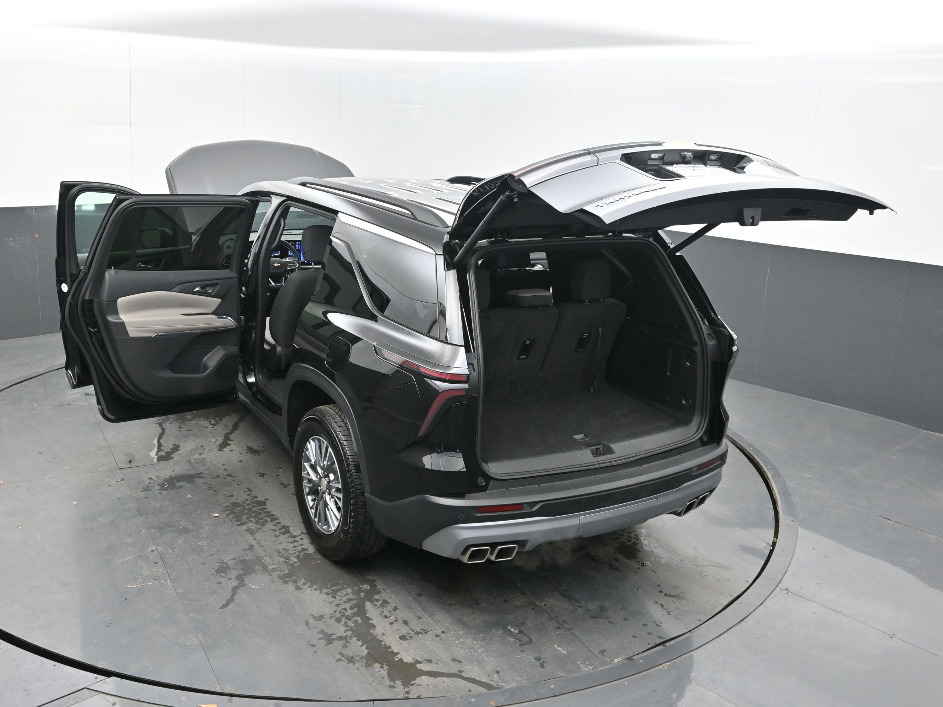 2025 Chevrolet Traverse FWD LT