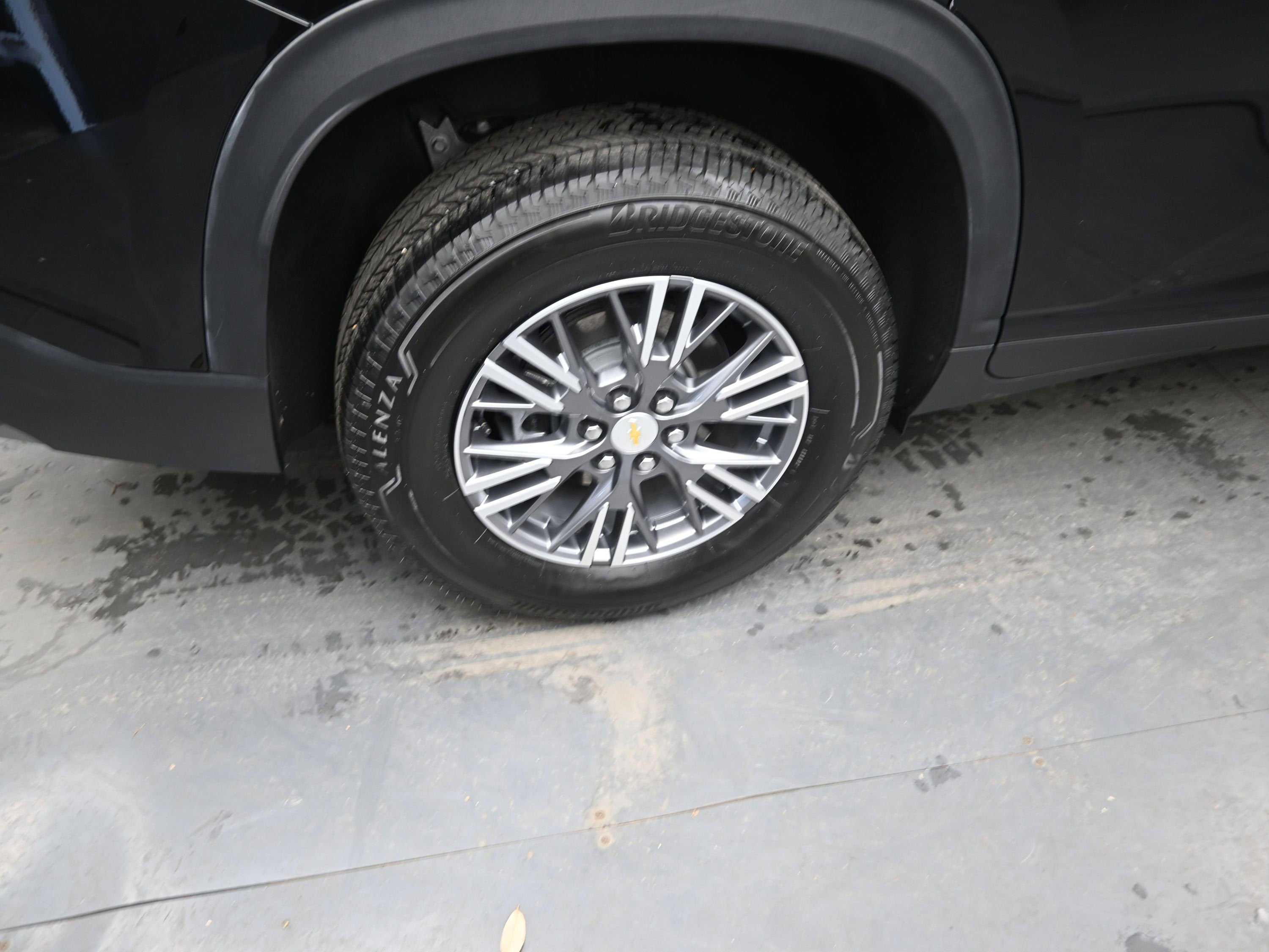 2025 Chevrolet Traverse FWD LT