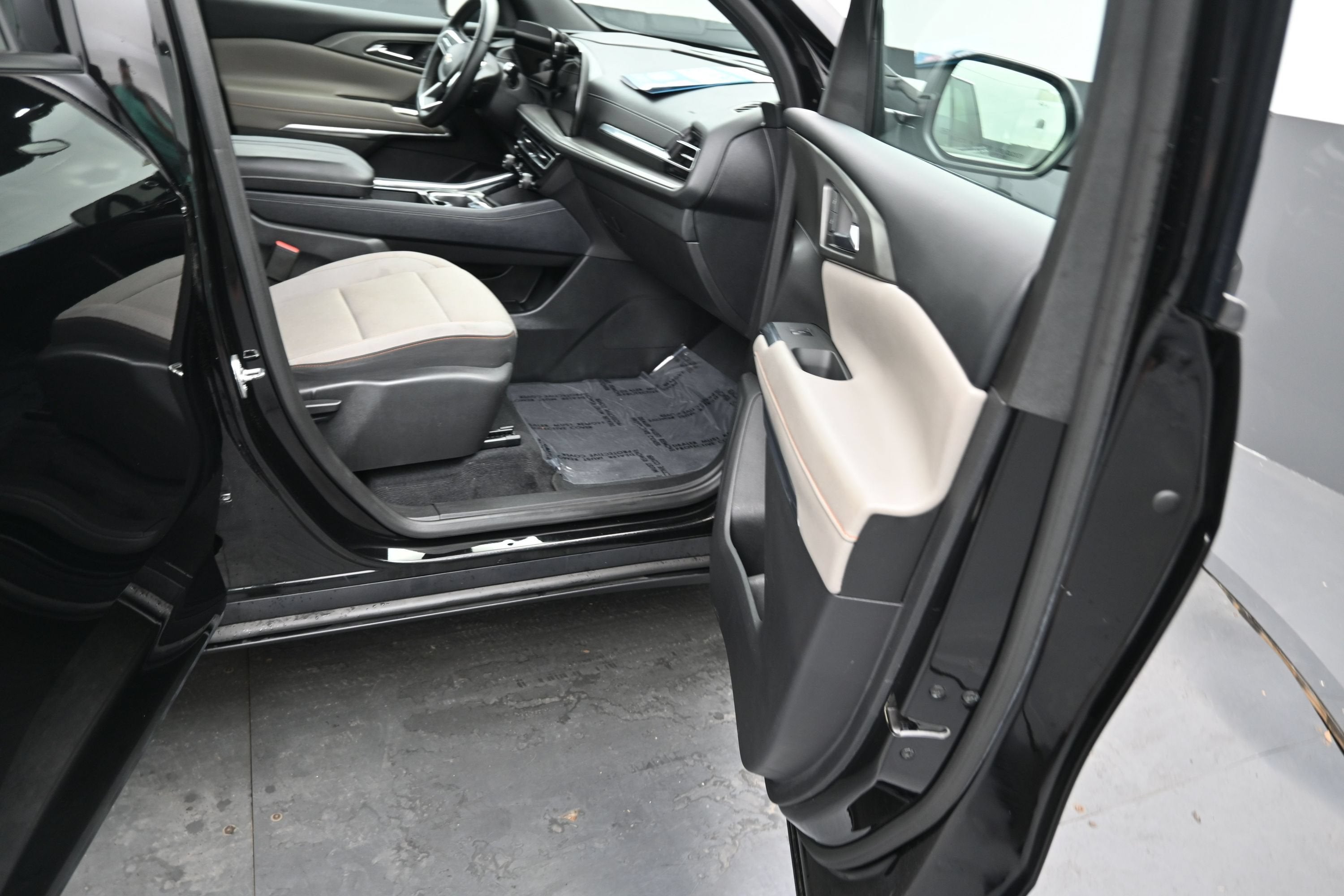 2025 Chevrolet Traverse FWD LT