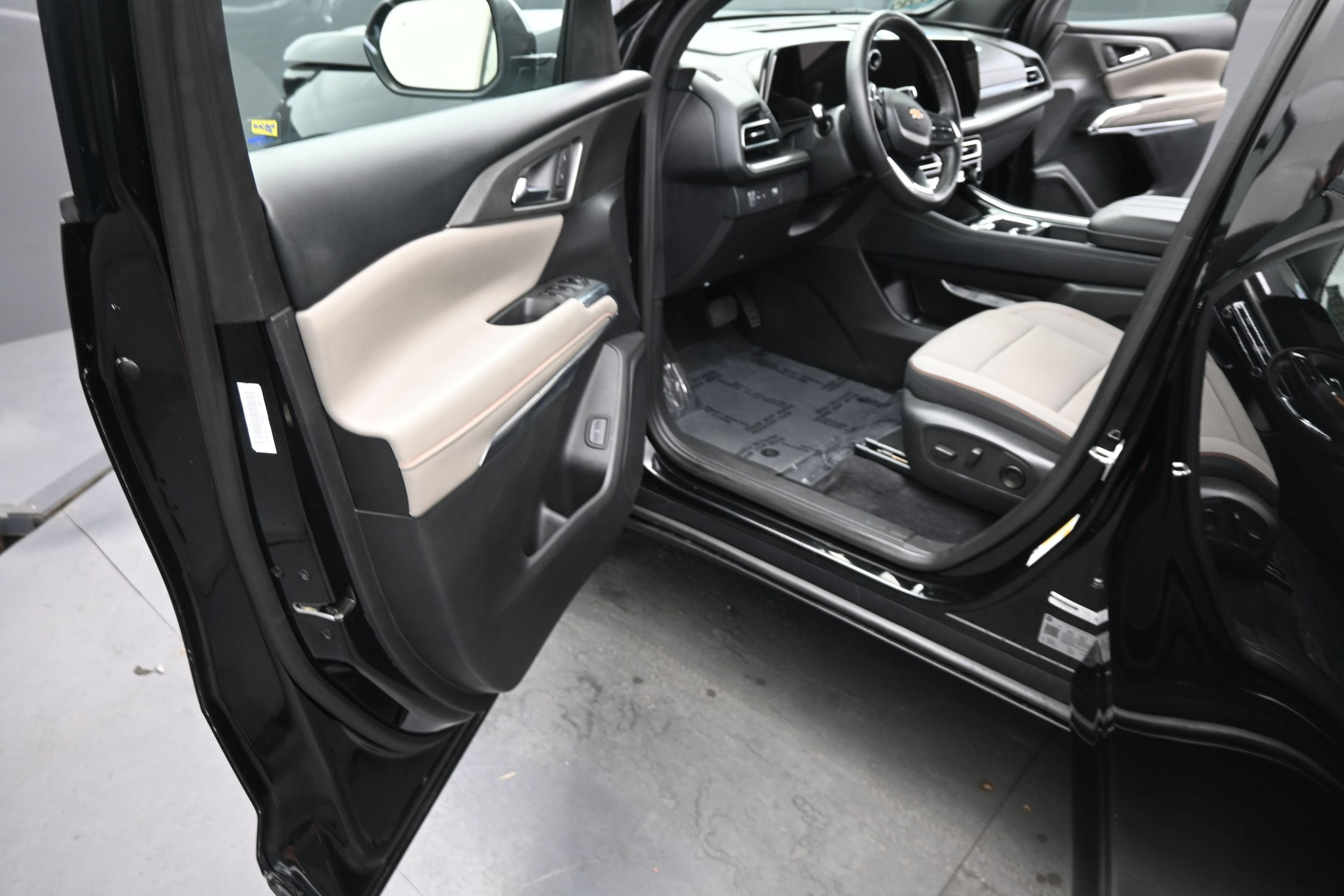 2025 Chevrolet Traverse FWD LT