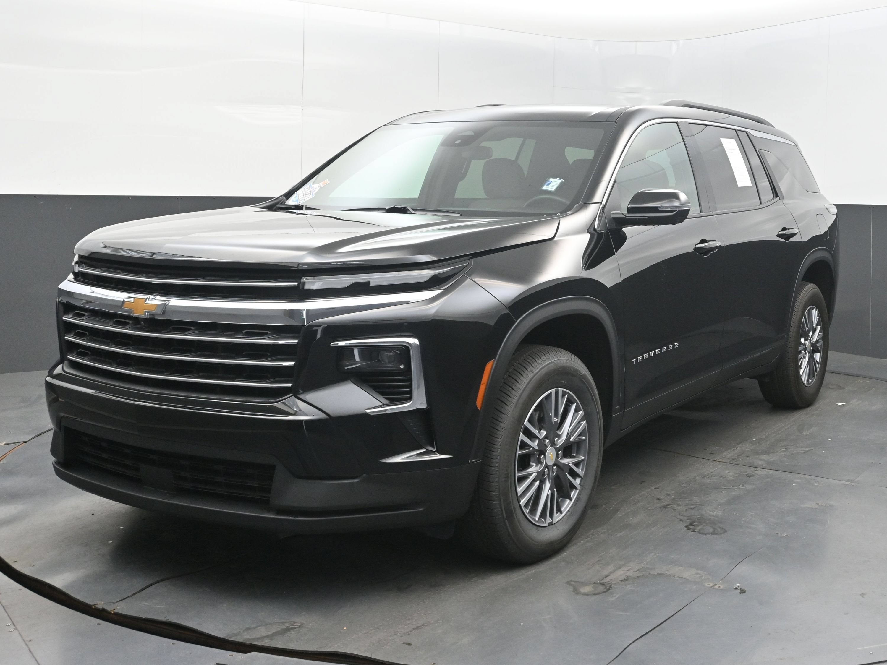 2025 Chevrolet Traverse FWD LT