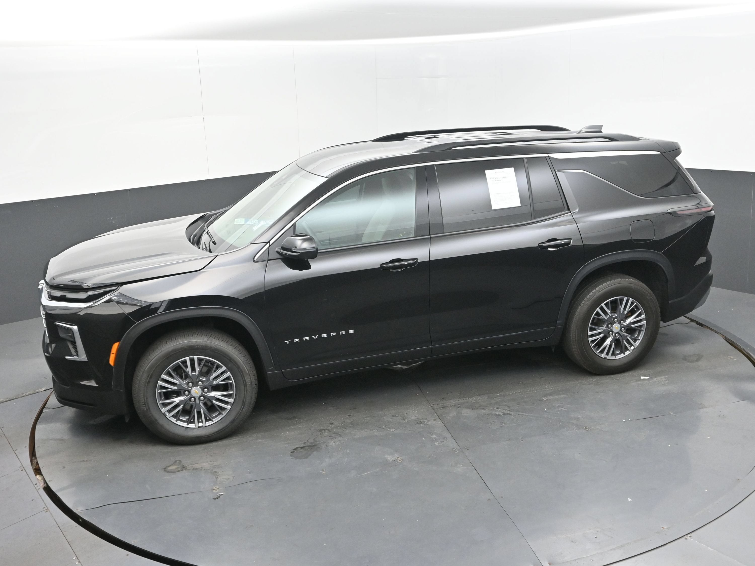 2025 Chevrolet Traverse FWD LT