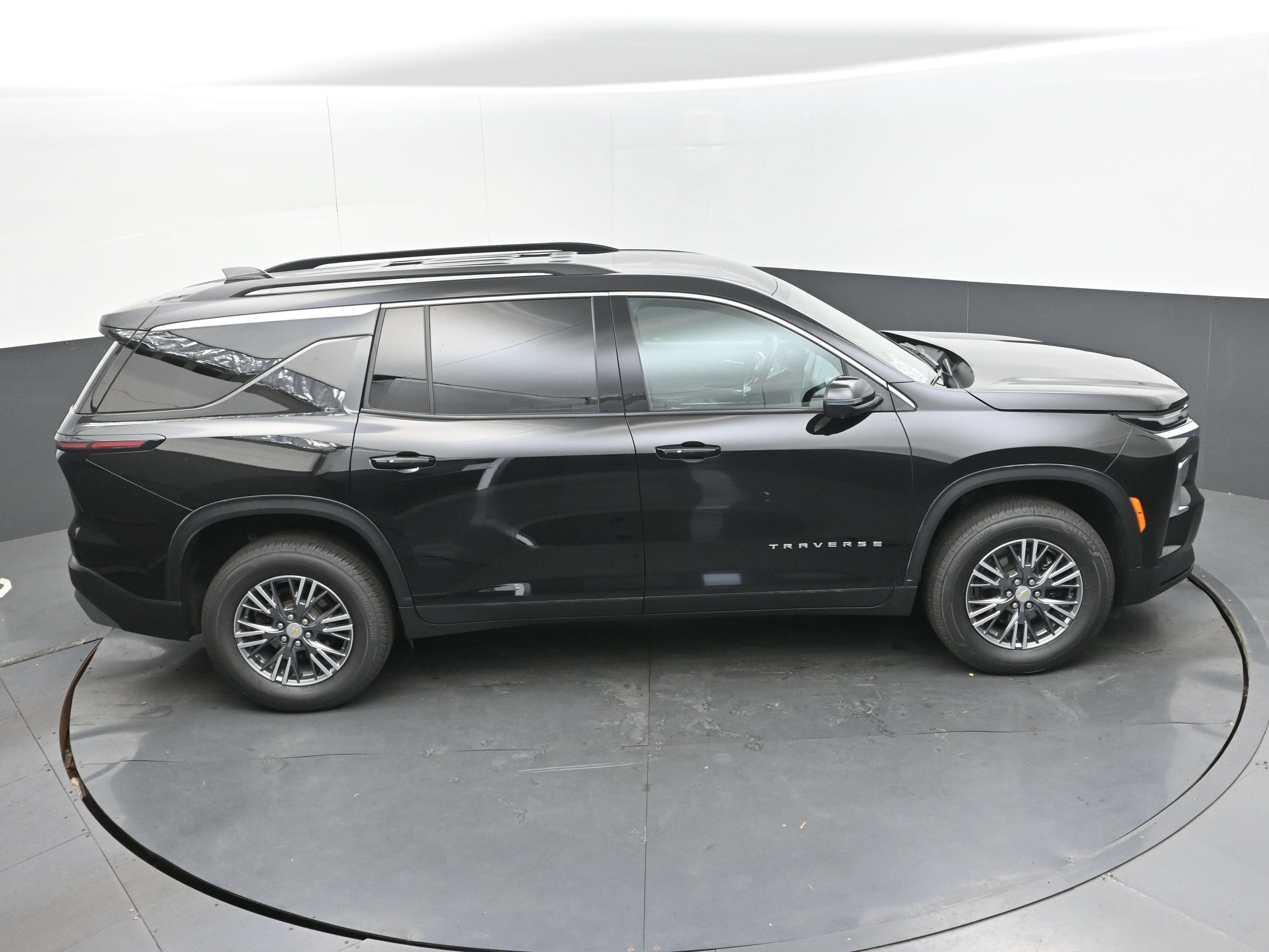 2025 Chevrolet Traverse FWD LT