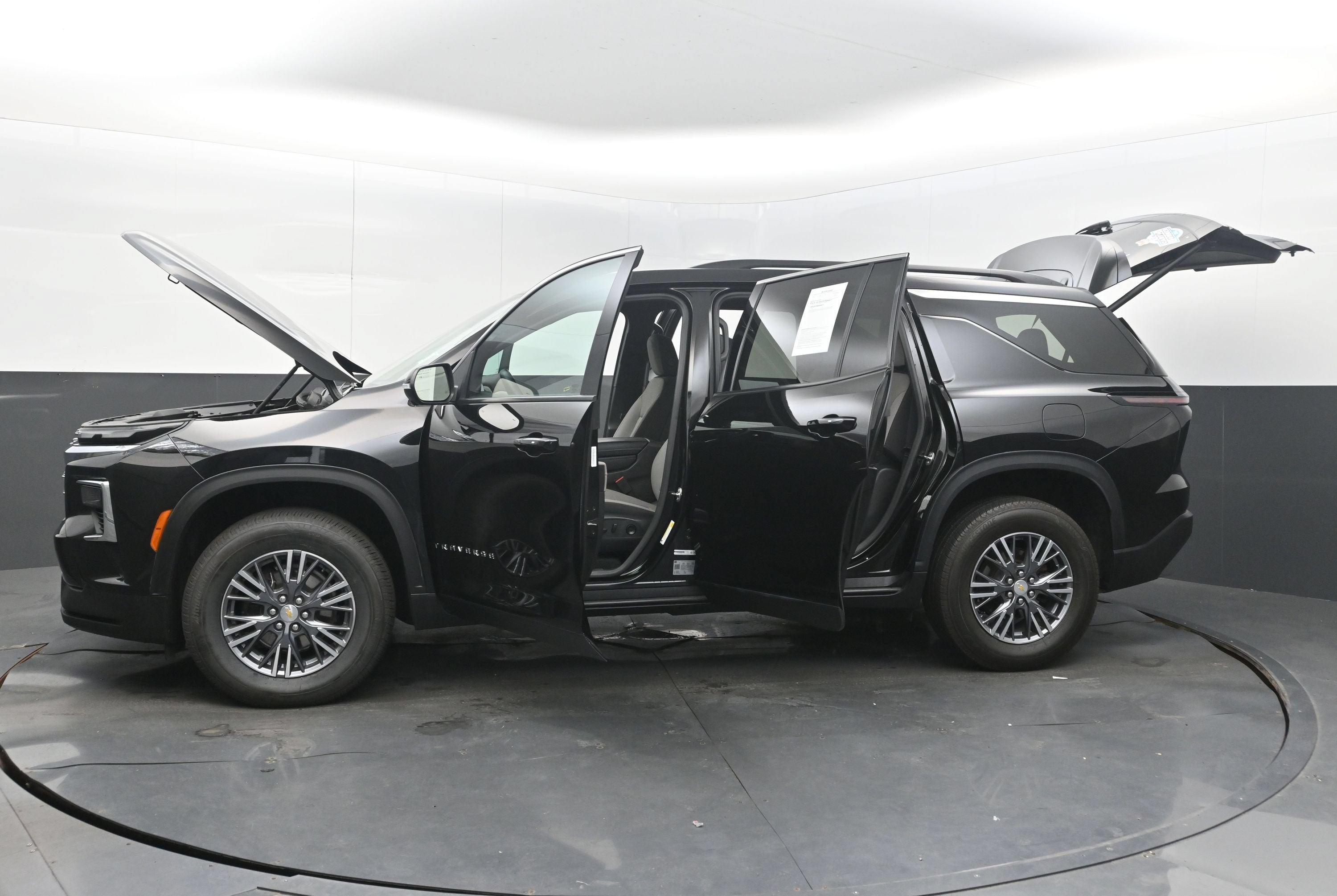 2025 Chevrolet Traverse FWD LT
