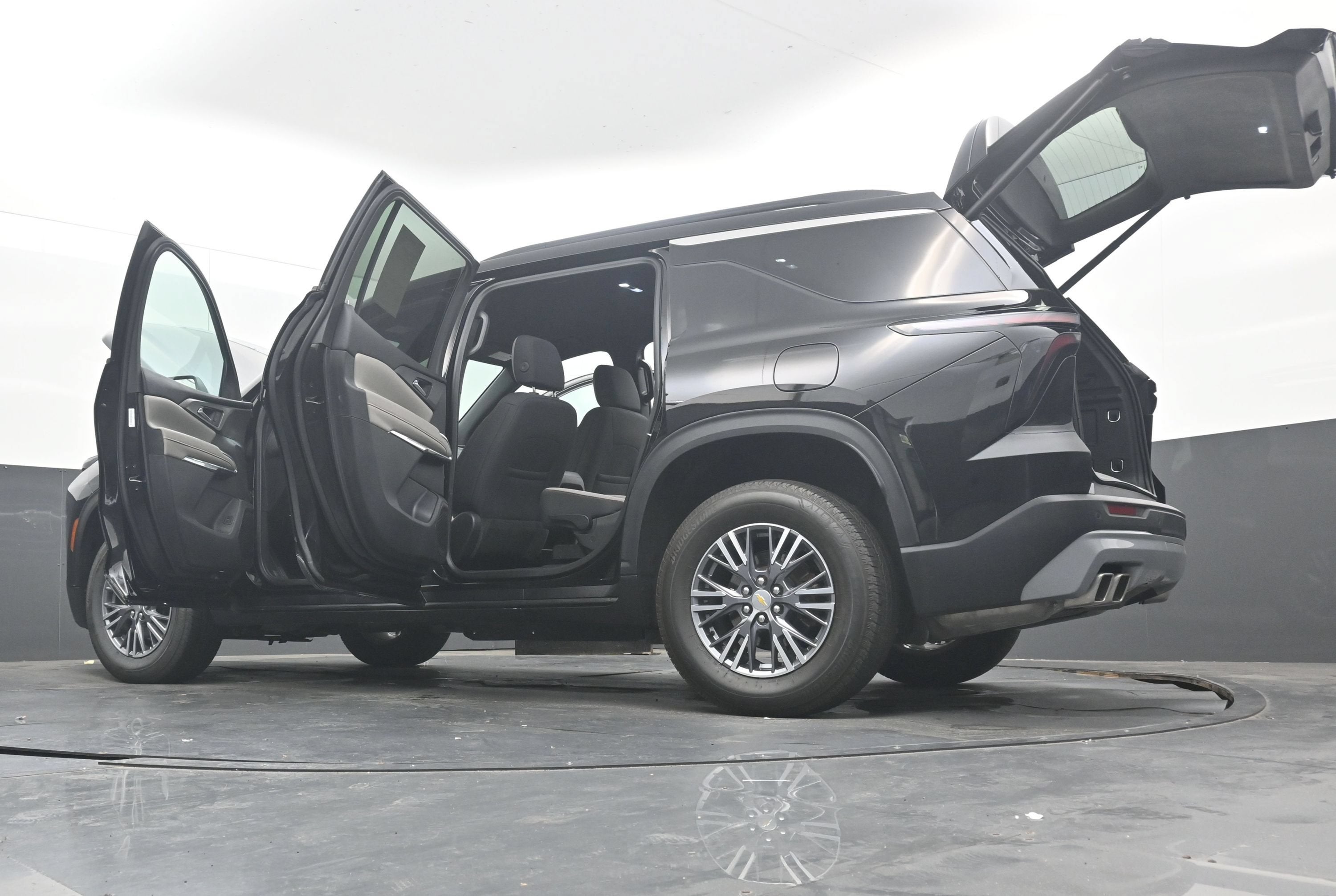 2025 Chevrolet Traverse FWD LT