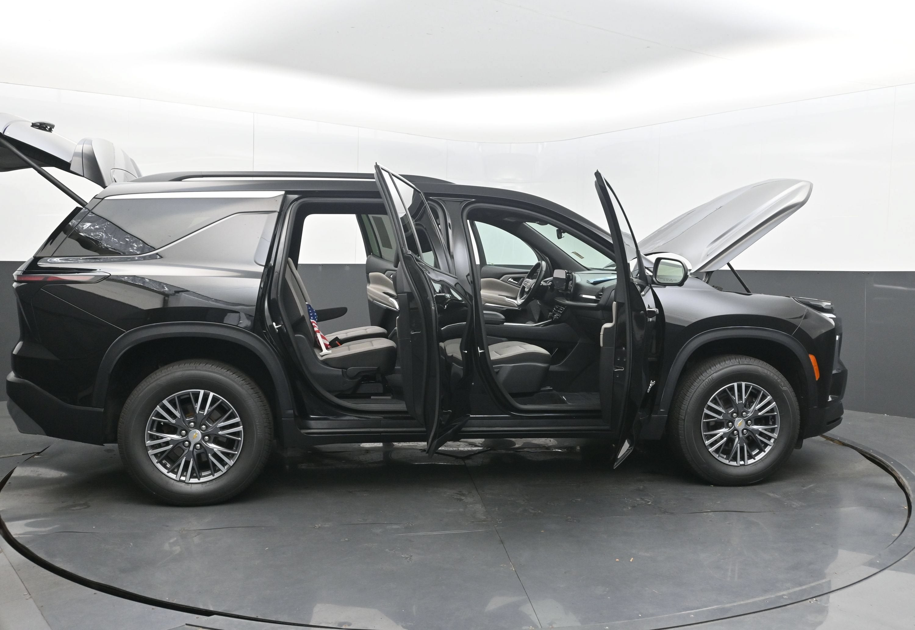 2025 Chevrolet Traverse FWD LT
