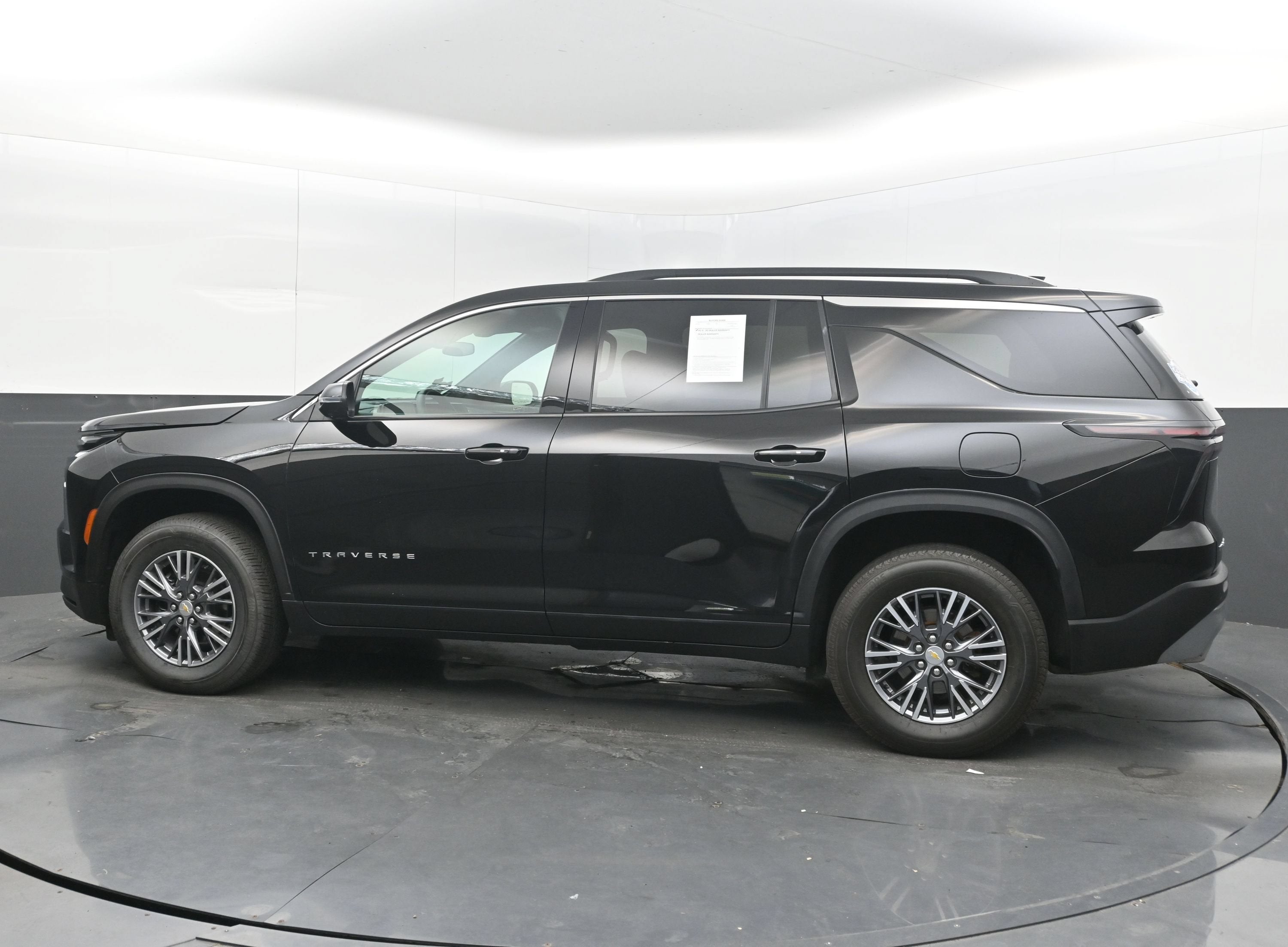 2025 Chevrolet Traverse FWD LT