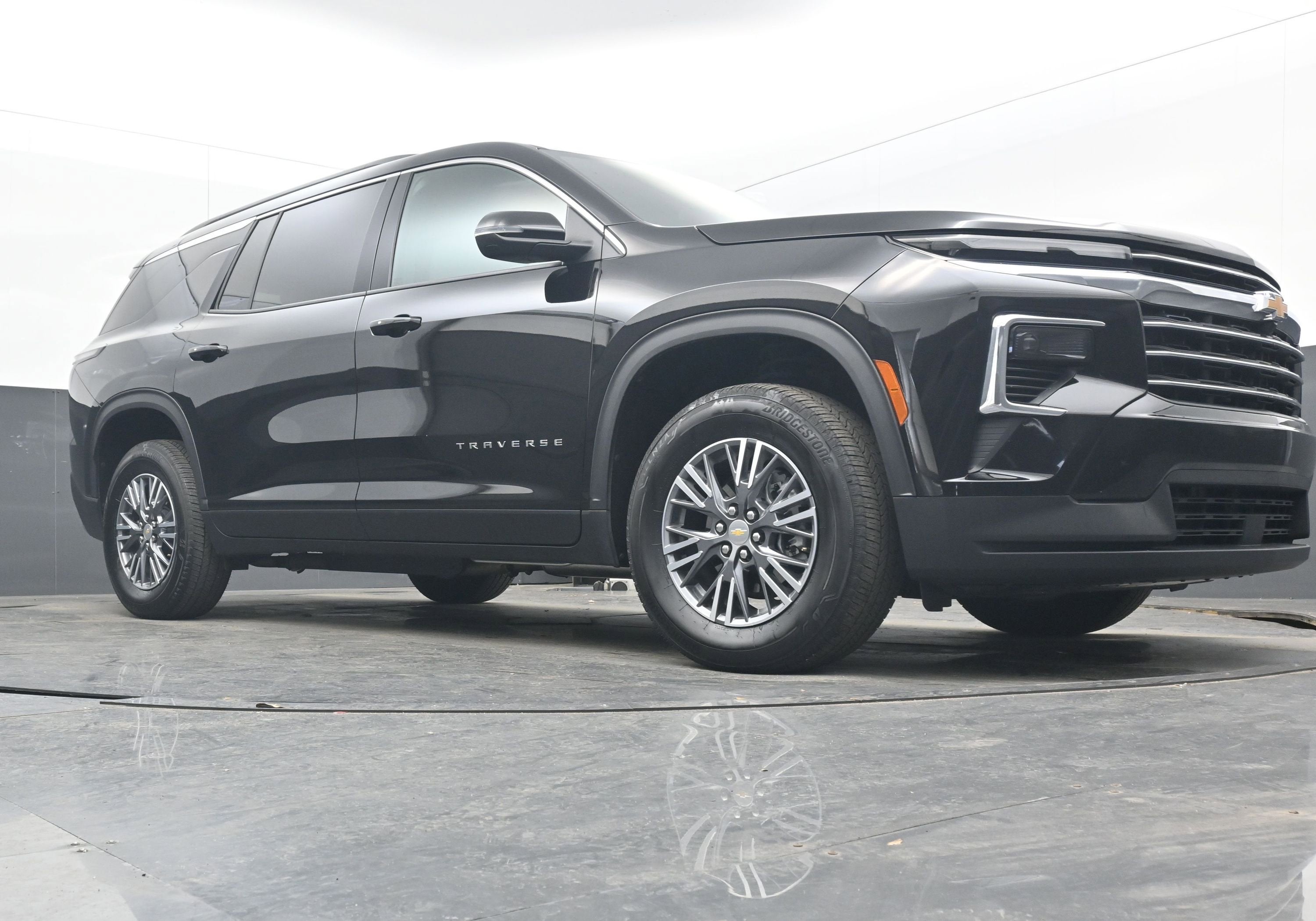 2025 Chevrolet Traverse FWD LT