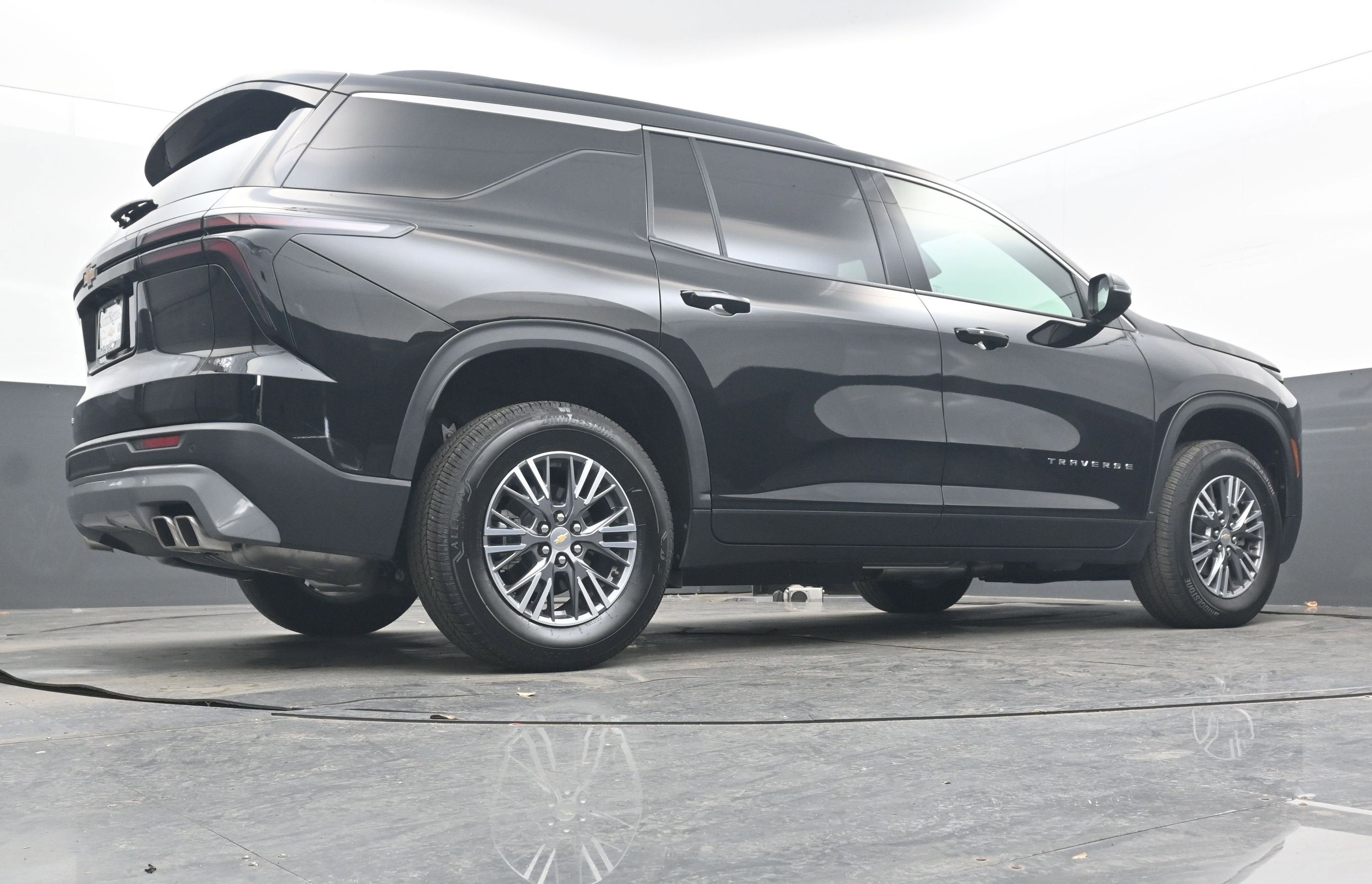 2025 Chevrolet Traverse FWD LT