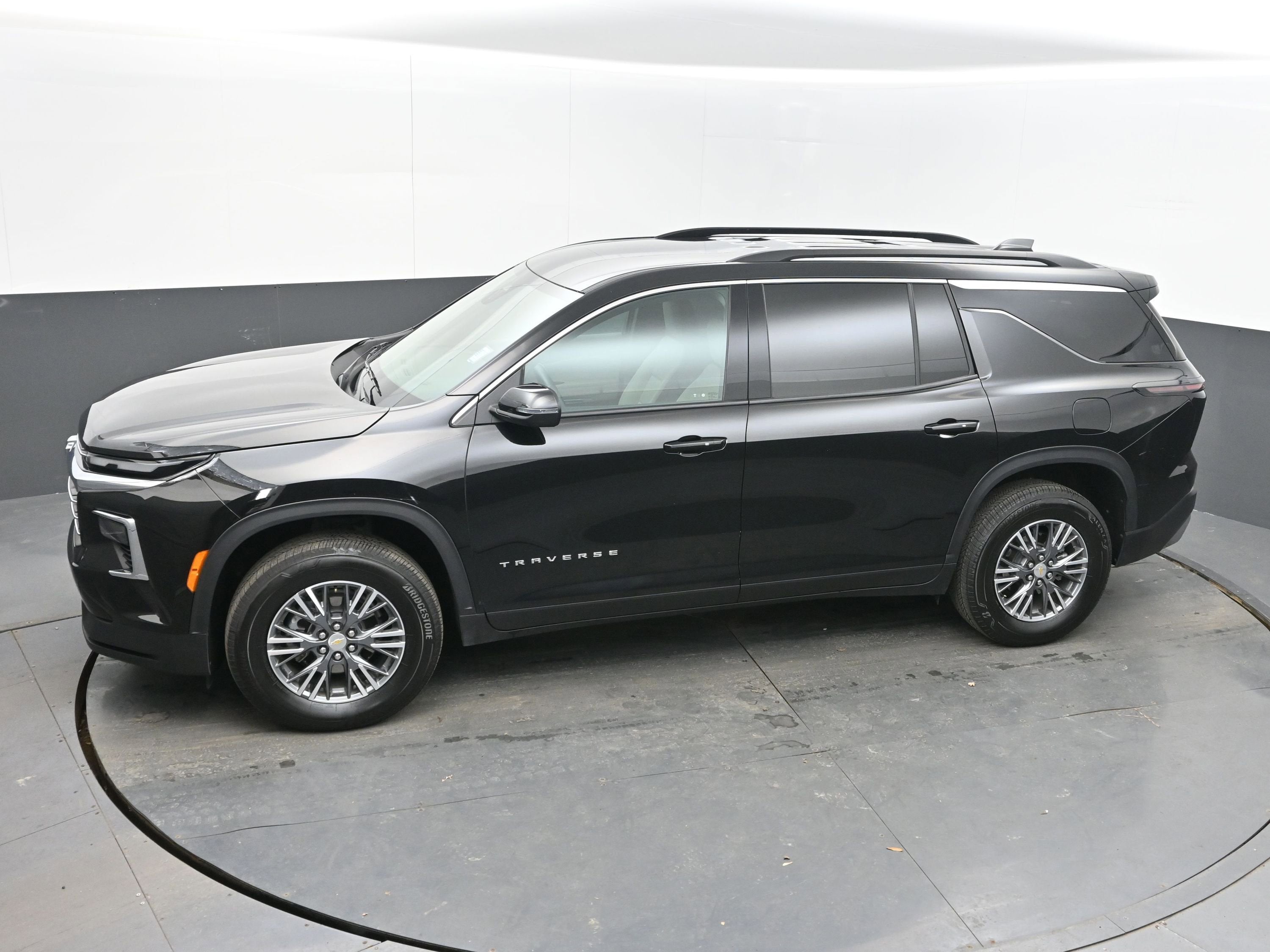 2025 Chevrolet Traverse FWD LT