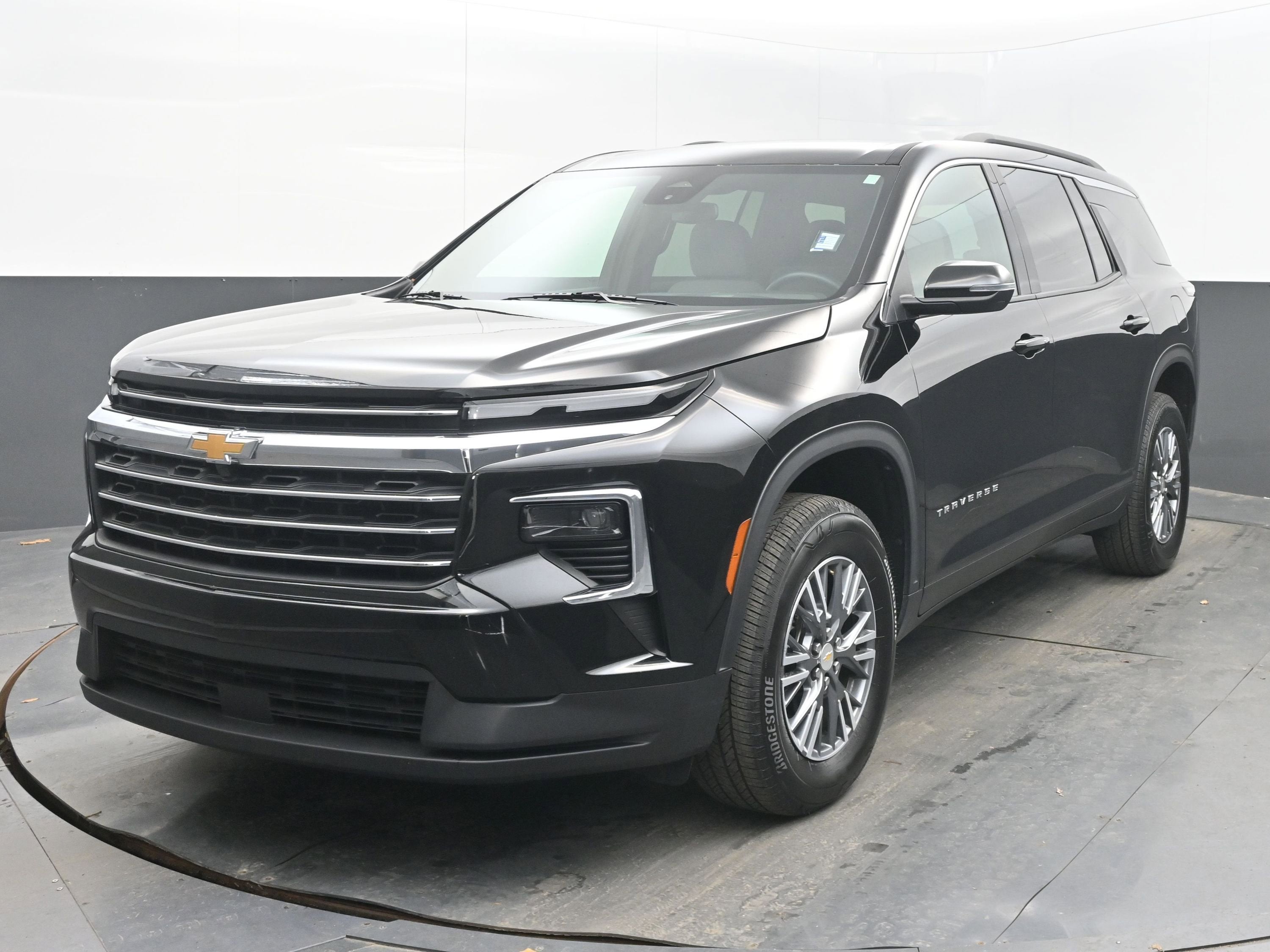 2025 Chevrolet Traverse FWD LT